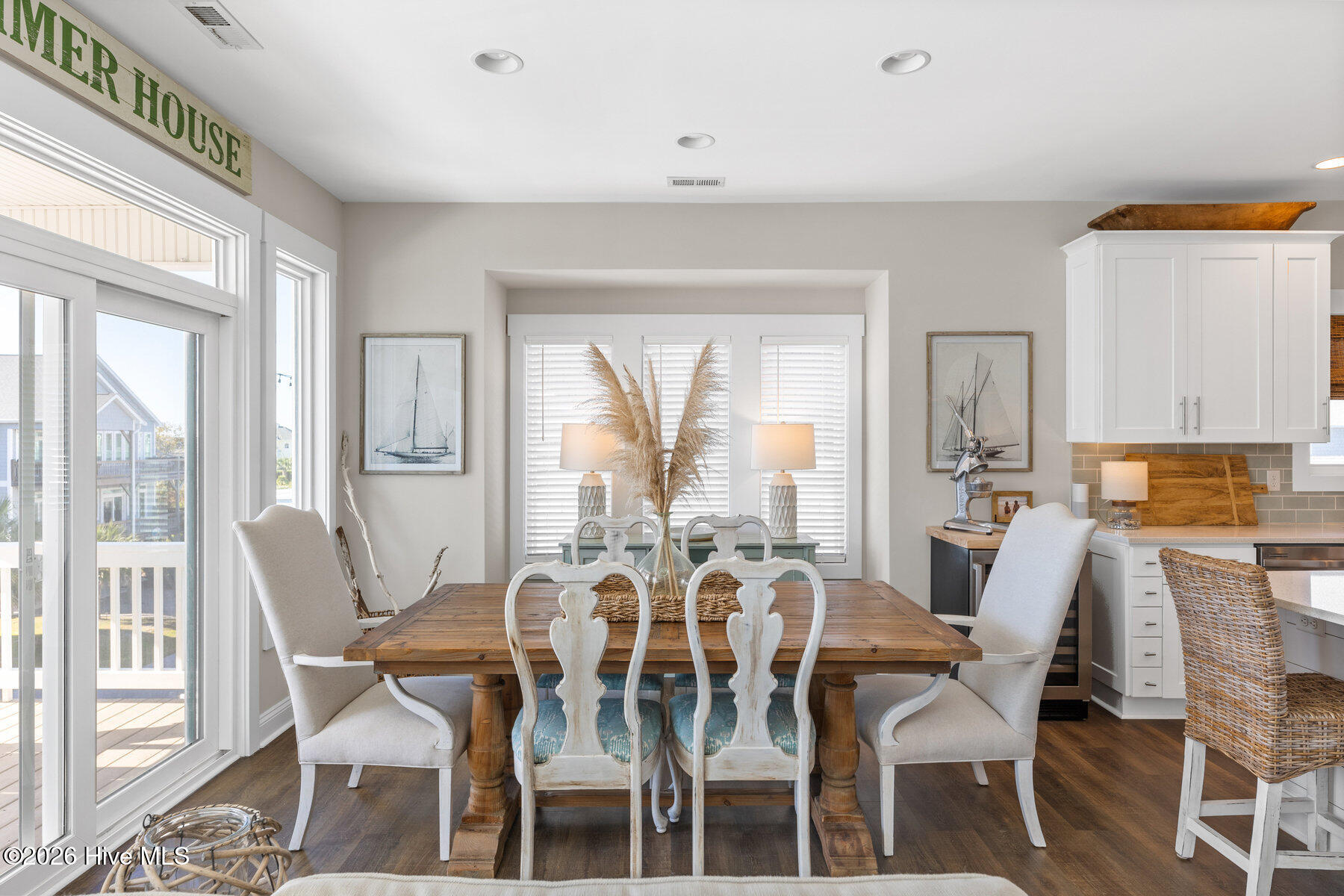 100555892 | Photo 11