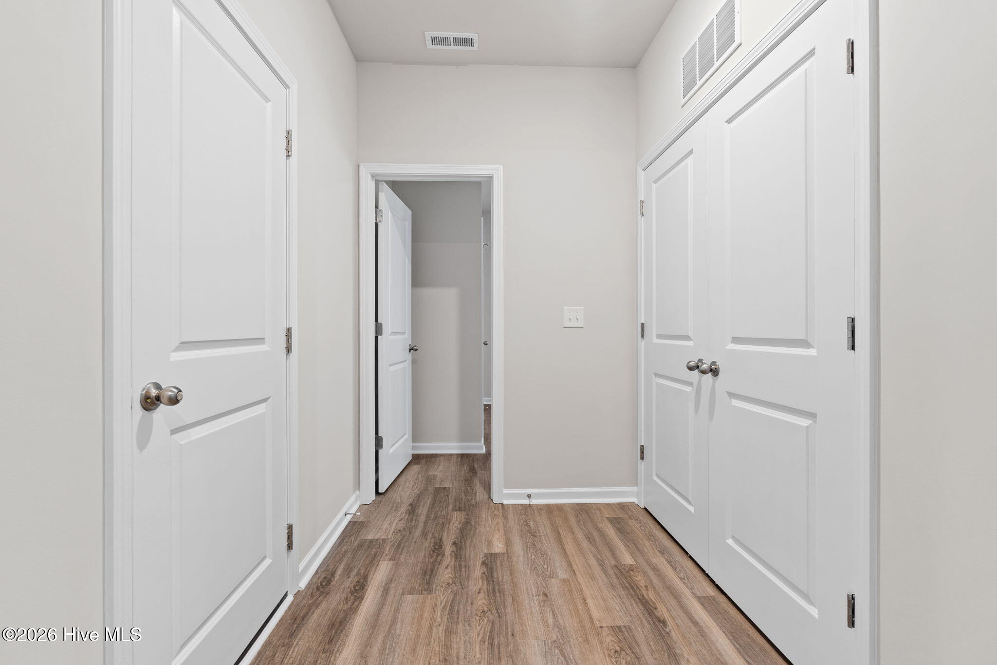 100534400 | Photo 31