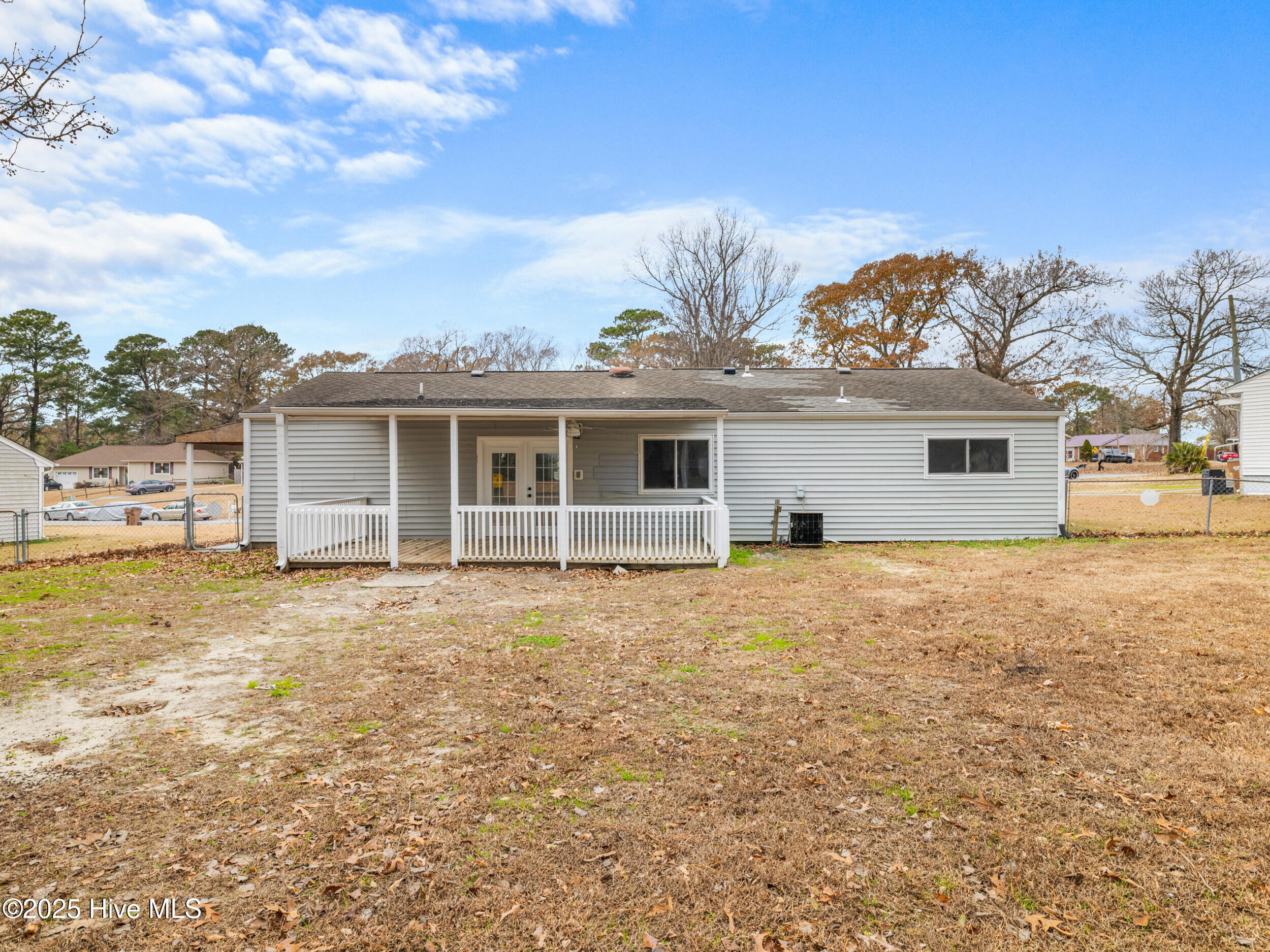 100546009 | Photo 43