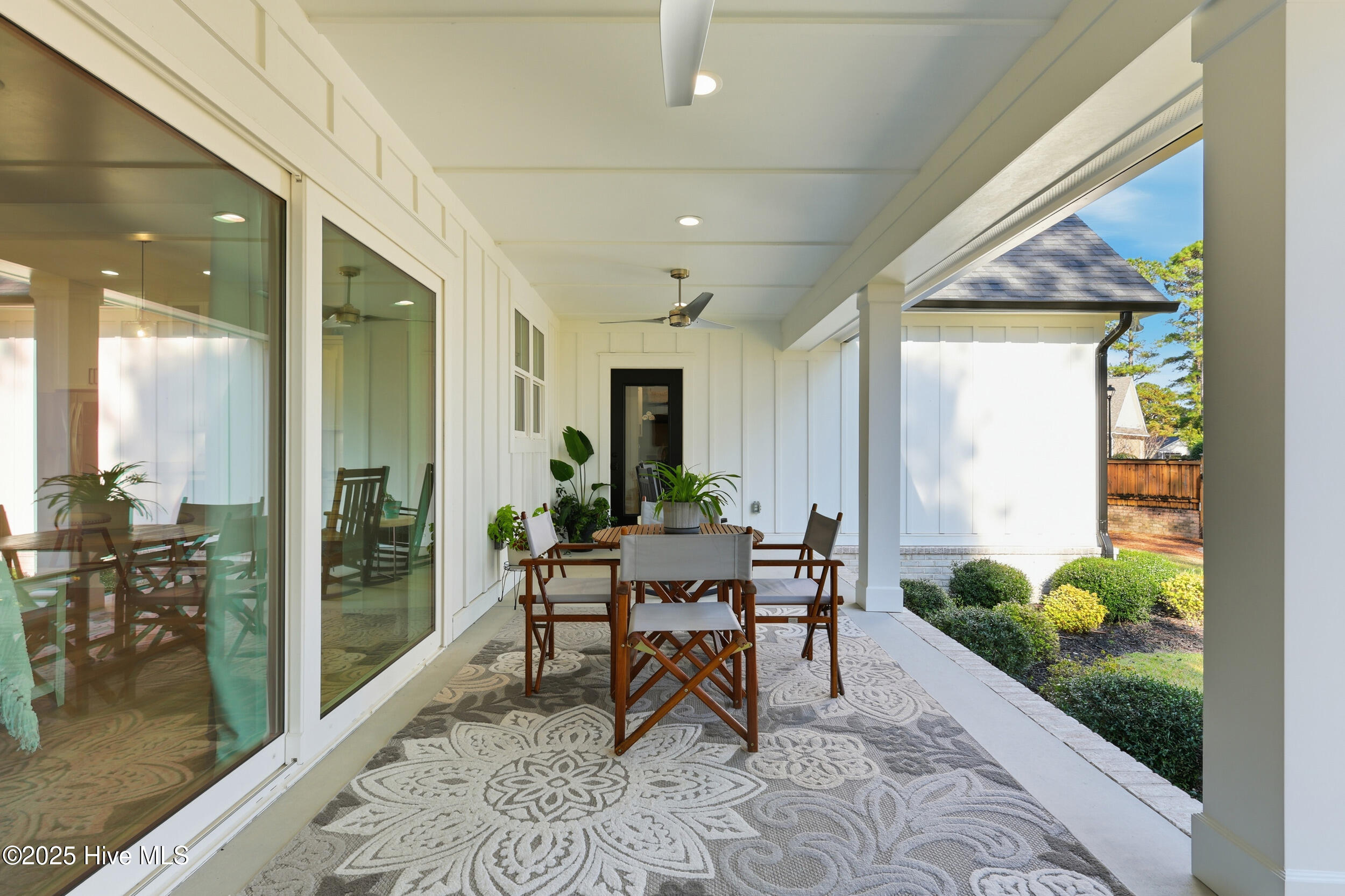 100542294 | Photo 41