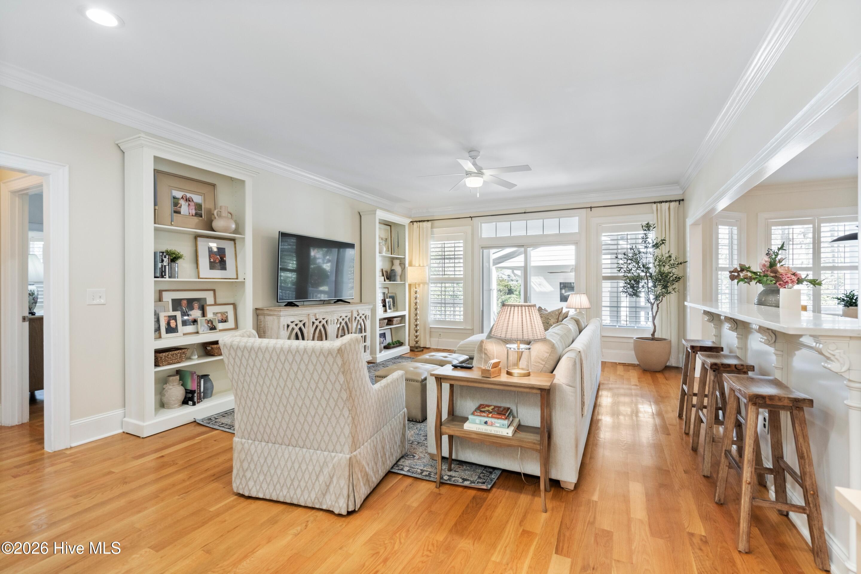 100549669 | Photo 28