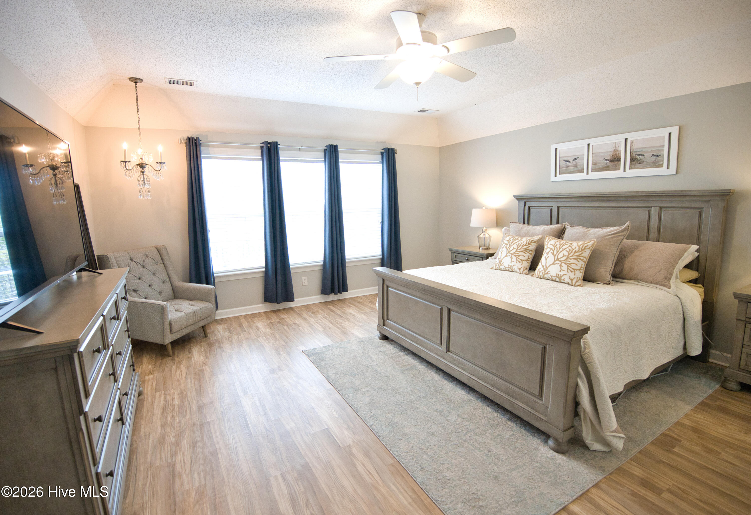 100558044 | Photo 29