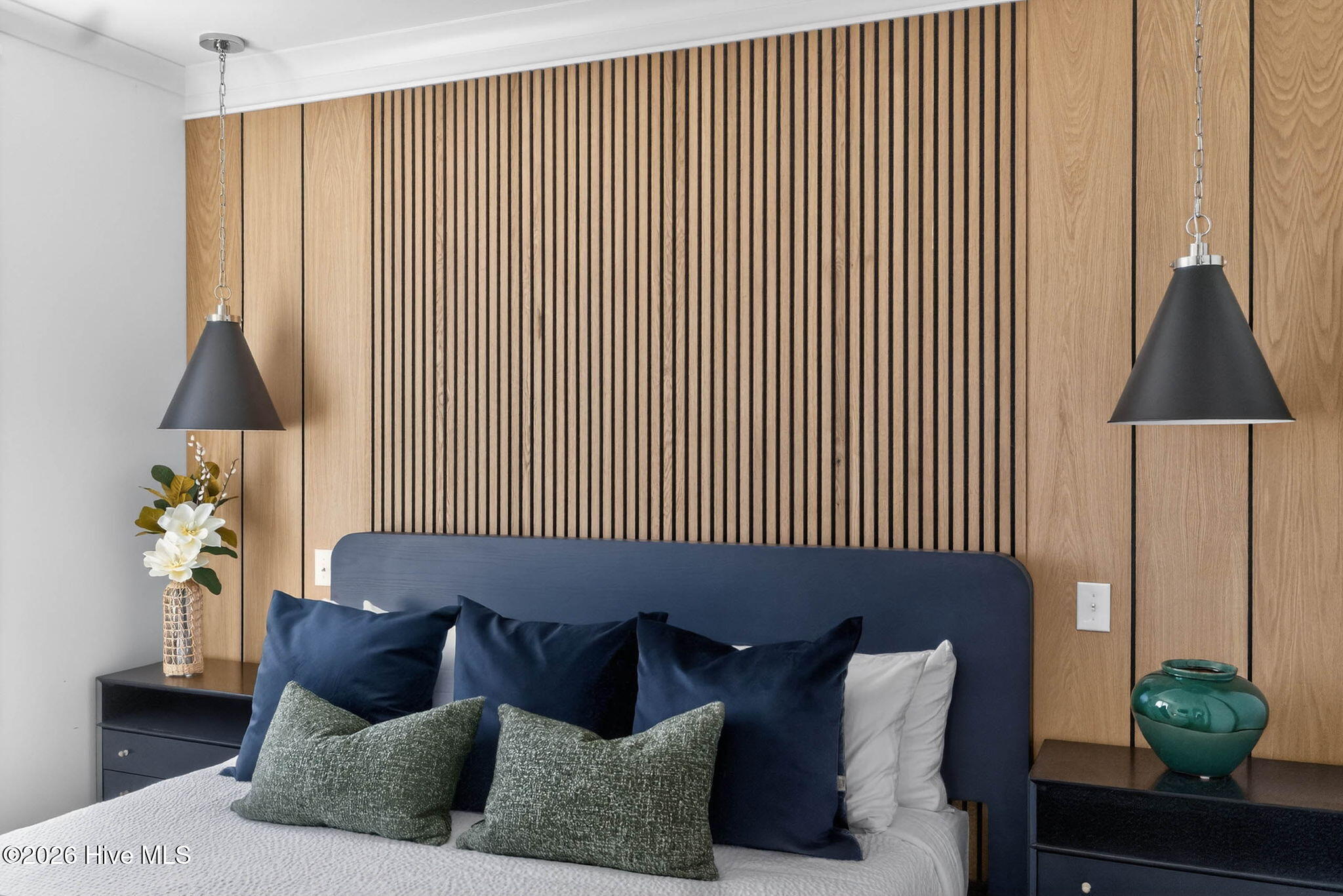 100543300 | Photo 98