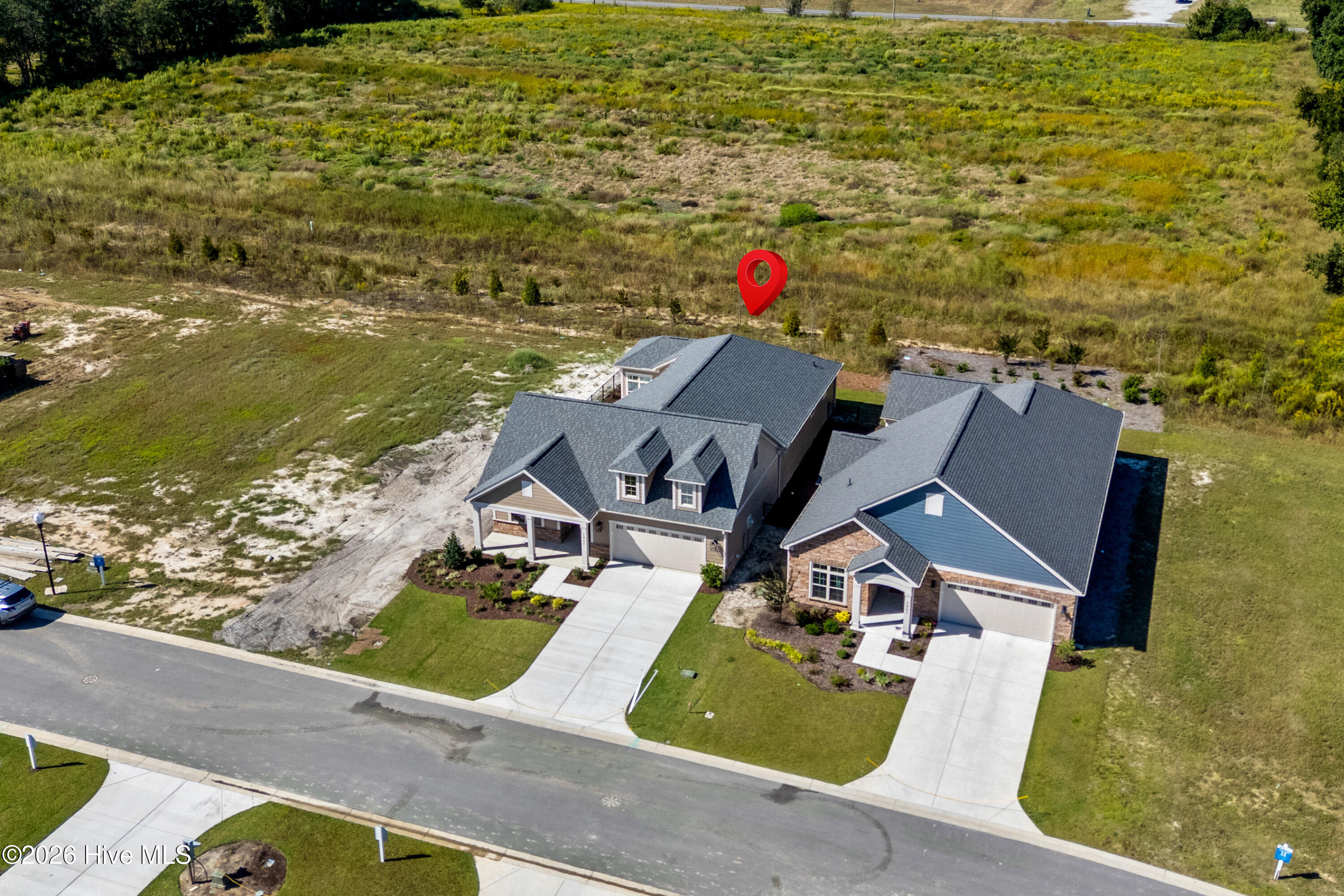 100563444 | Photo 47