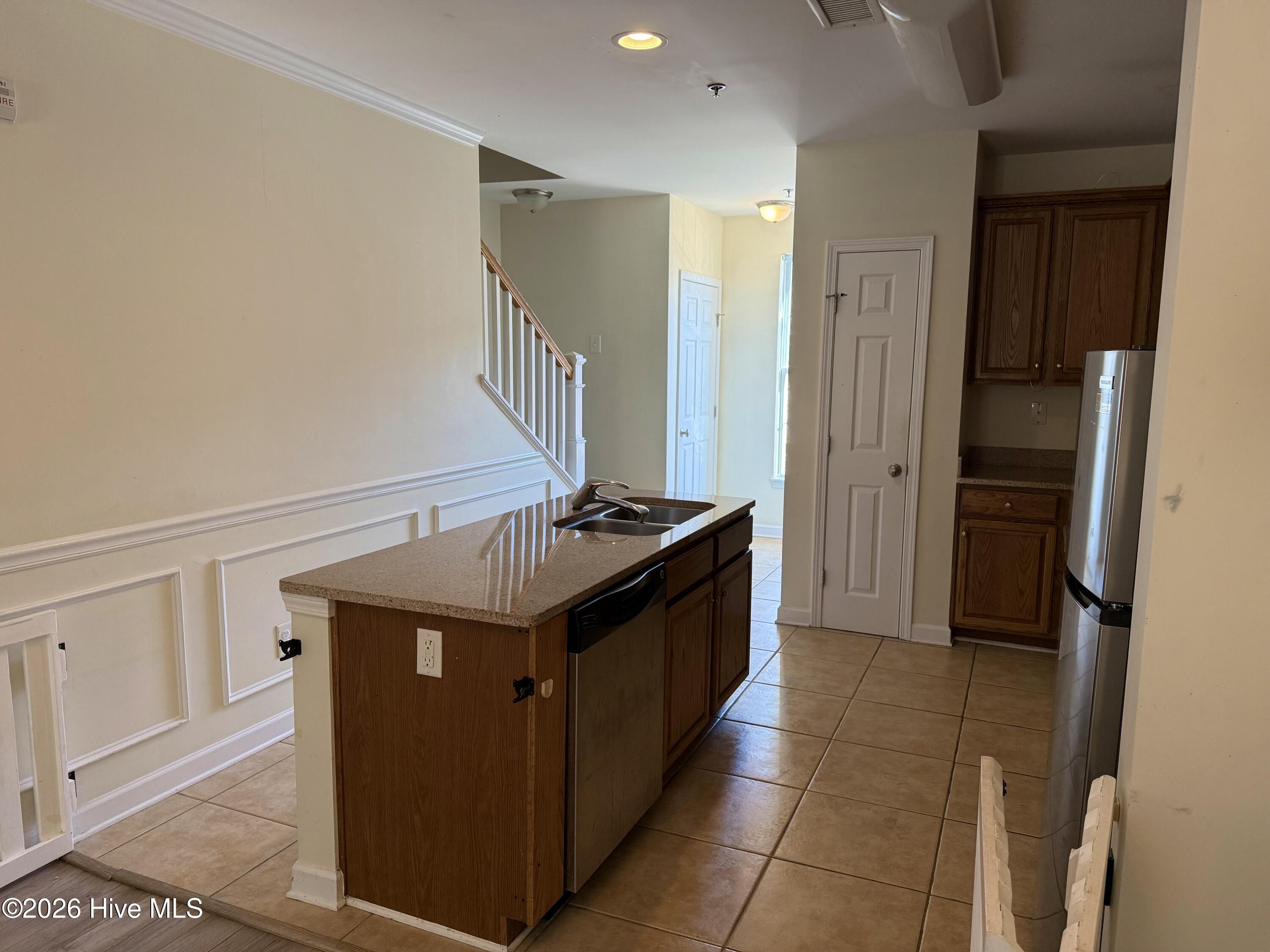 100551081 | Photo 14