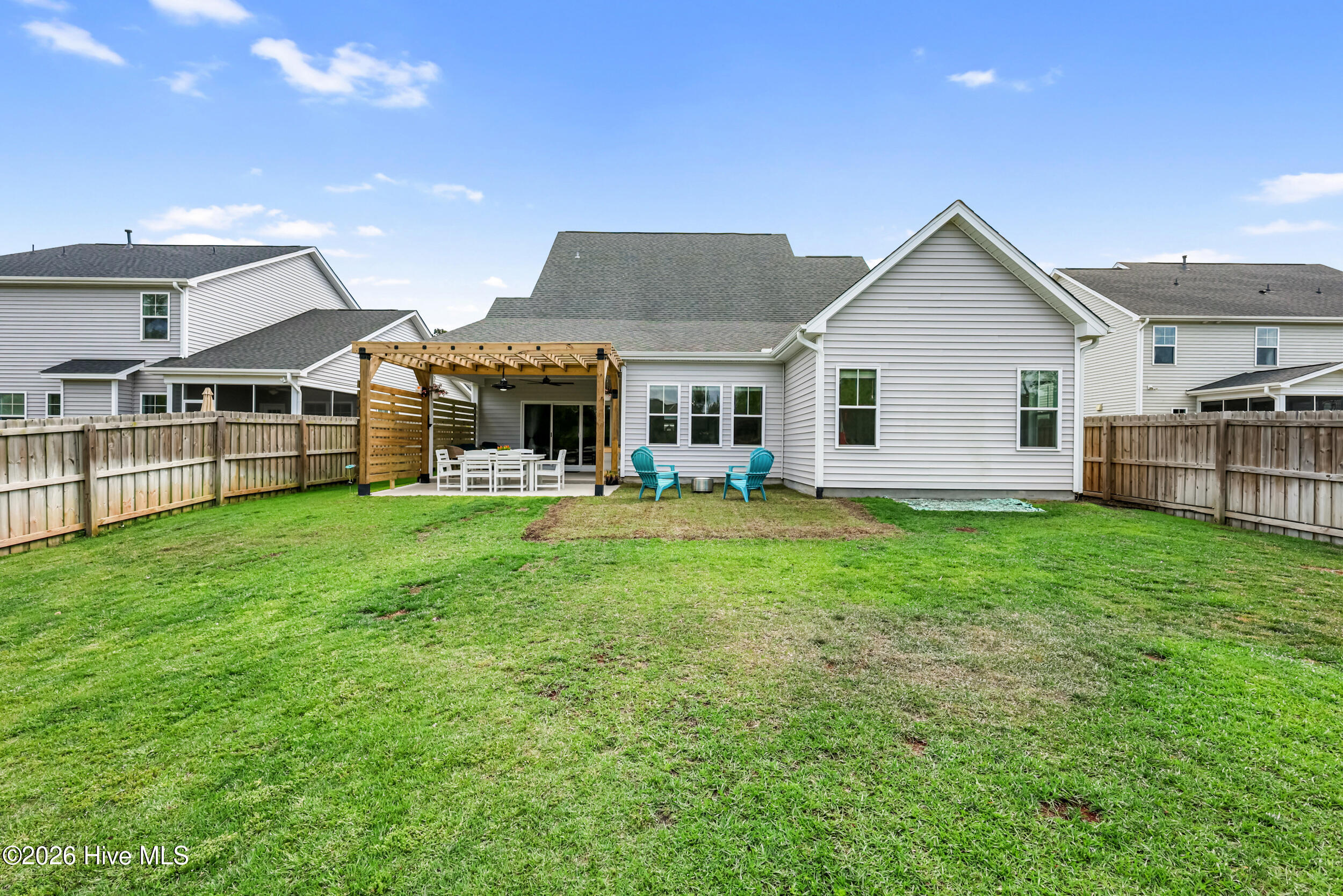 100569219 | Photo 39