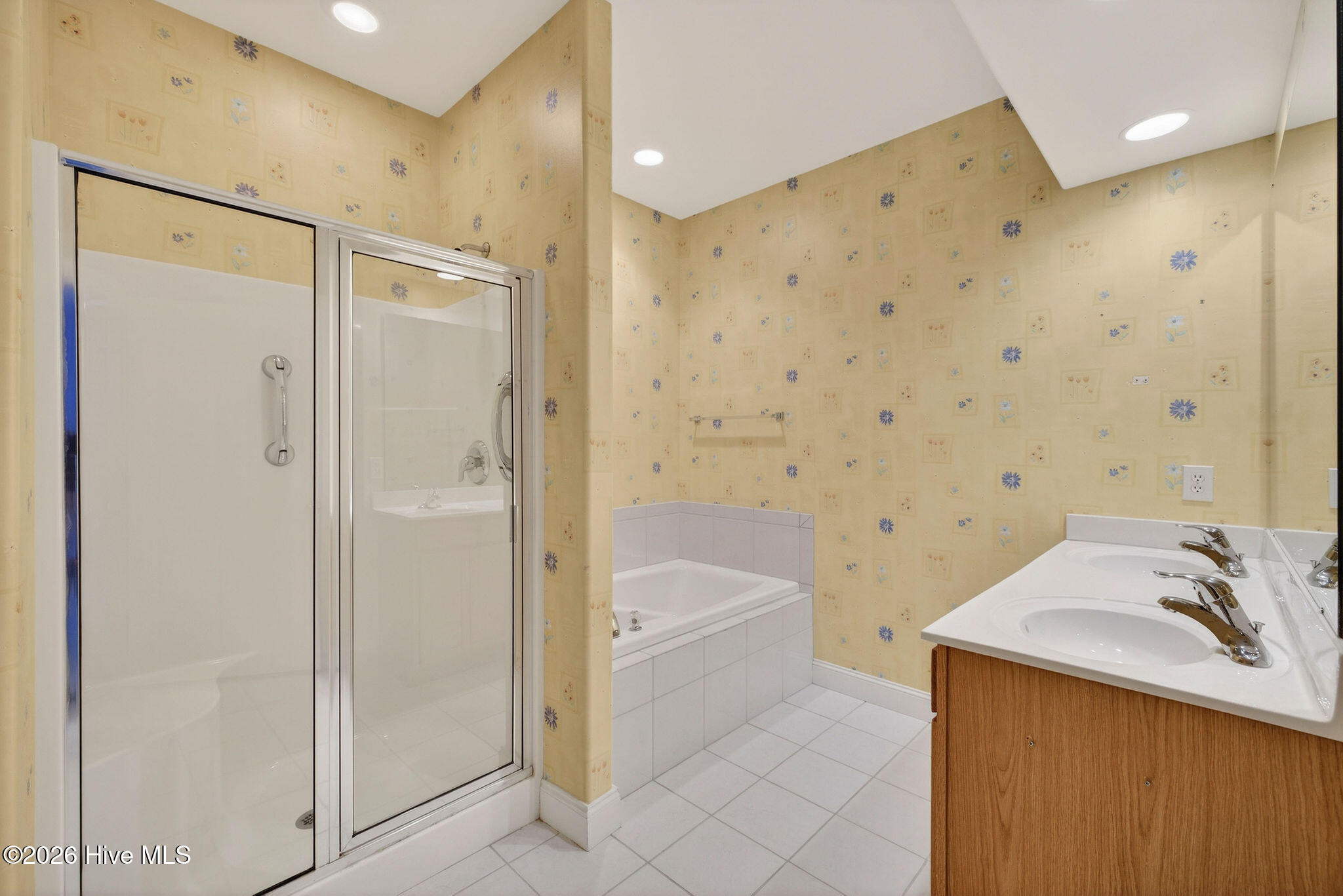 100561497 | Photo 35