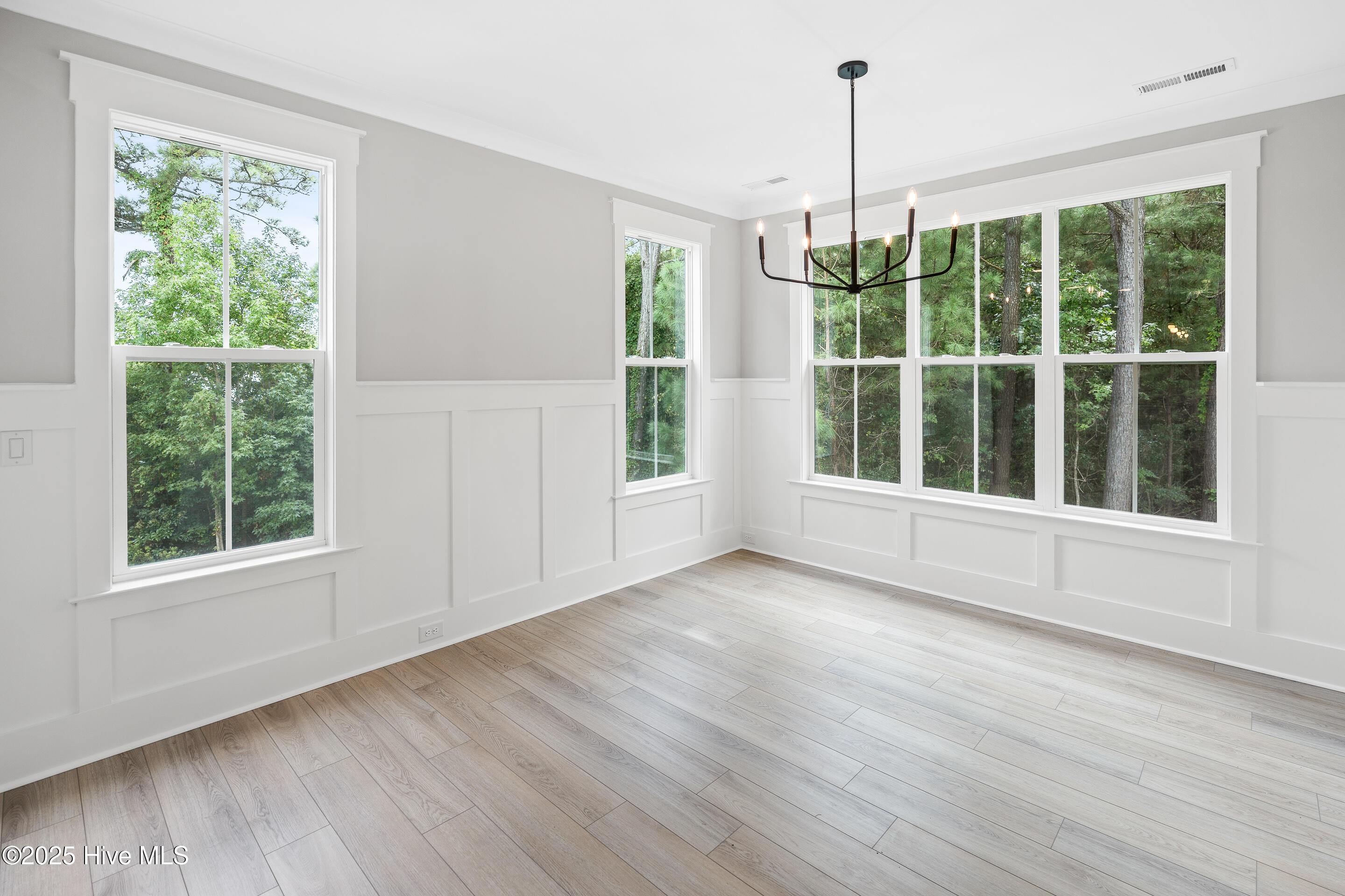 100552235 | Photo 14