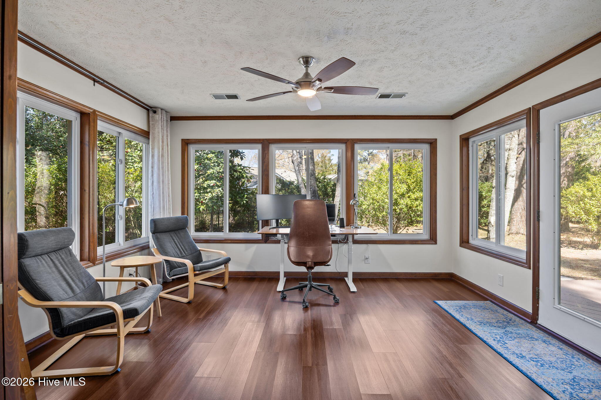 100561214 | Photo 18