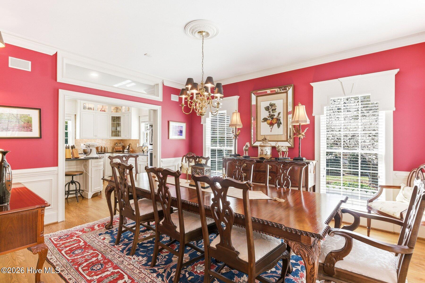 100562414 | Photo 27