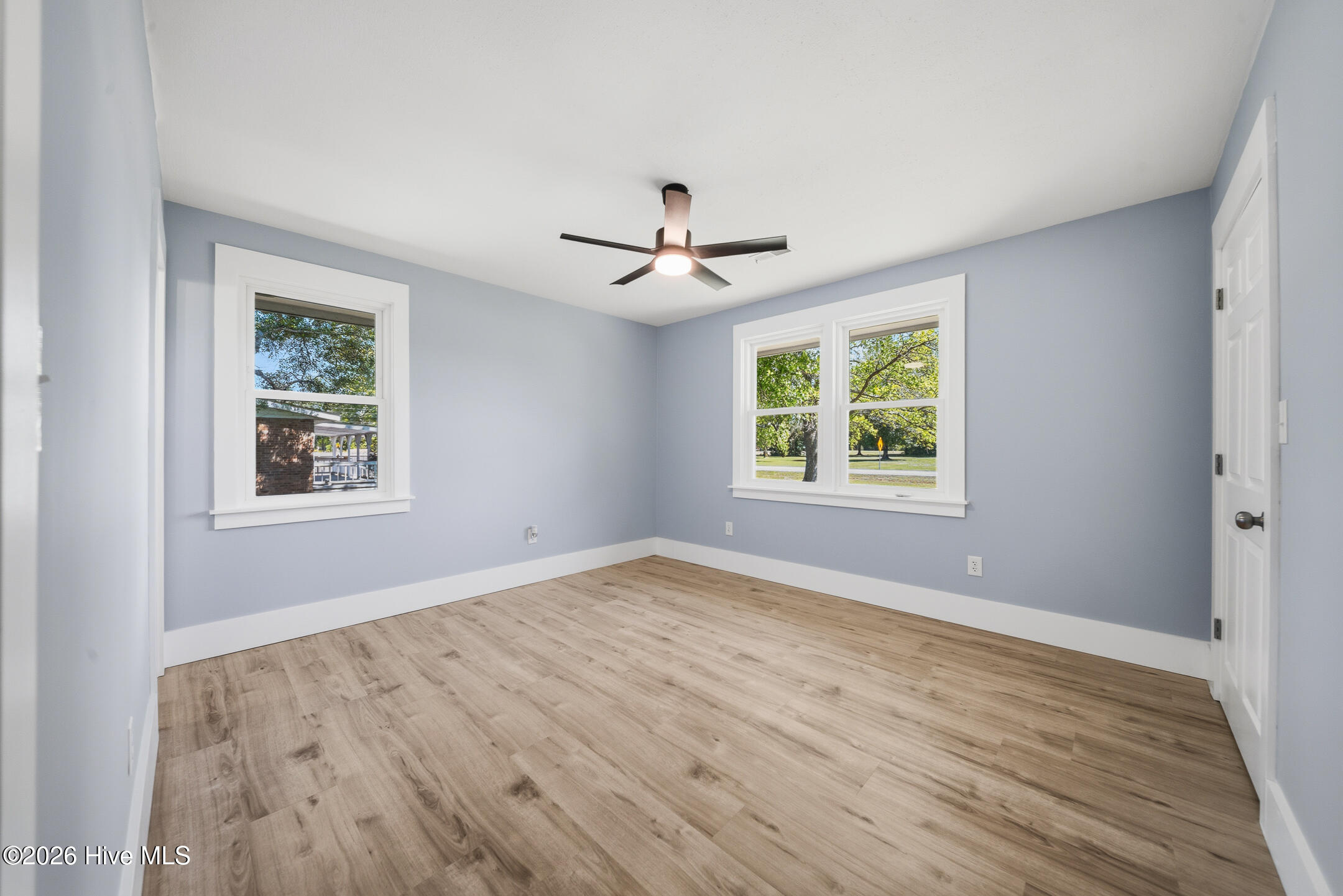 100570664 | Photo 33