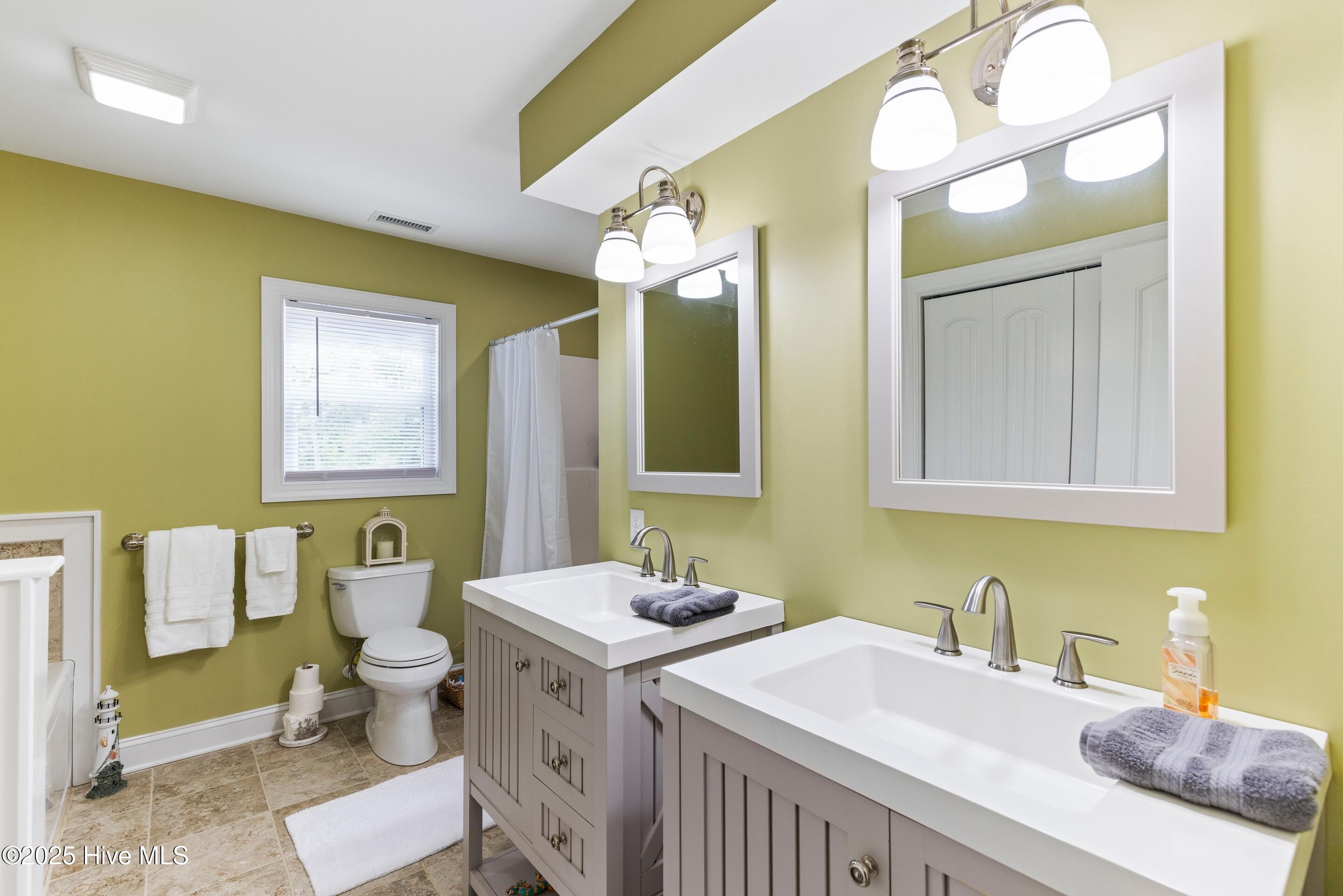 100526521 | Photo 31