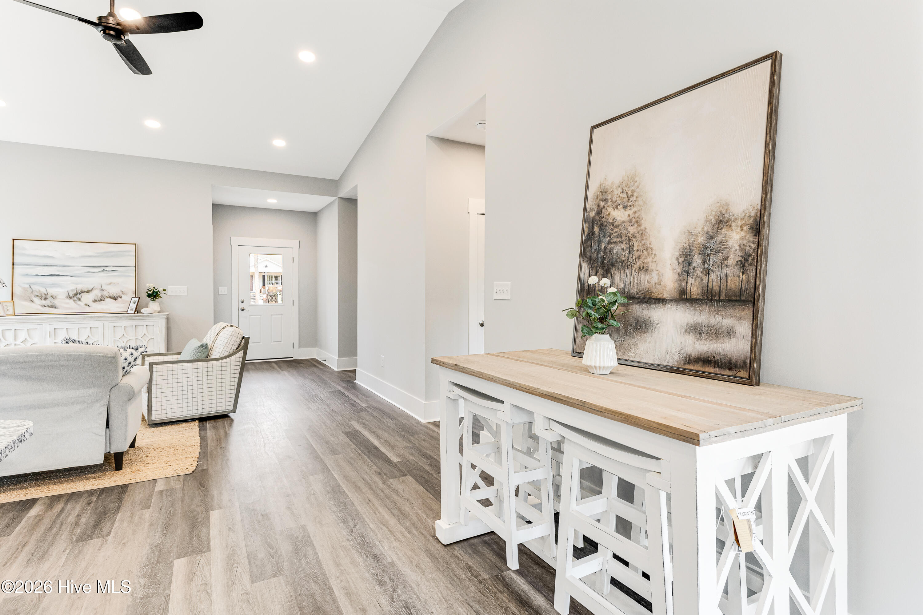 100523019 | Photo 12