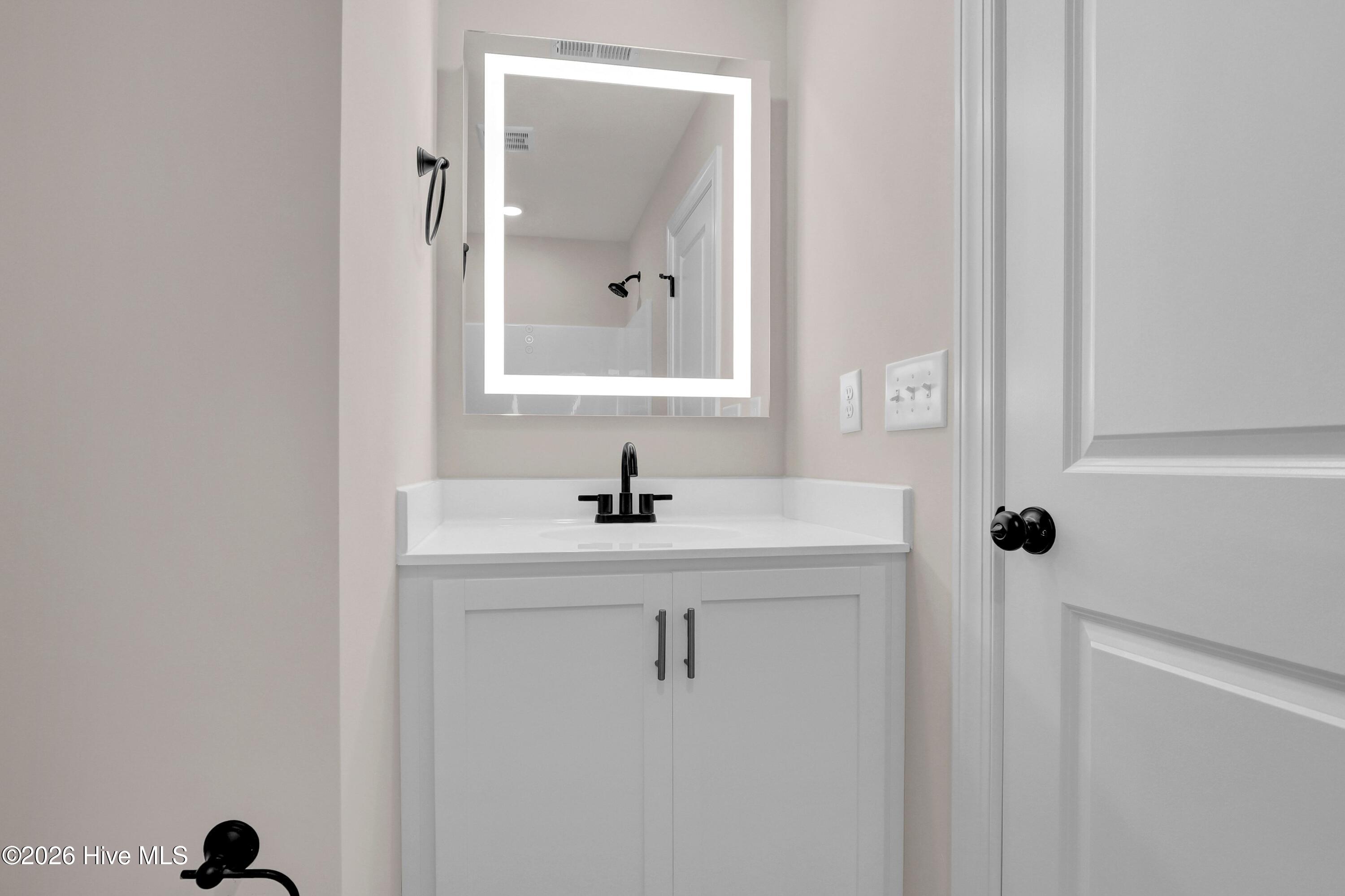 100559482 | Photo 23