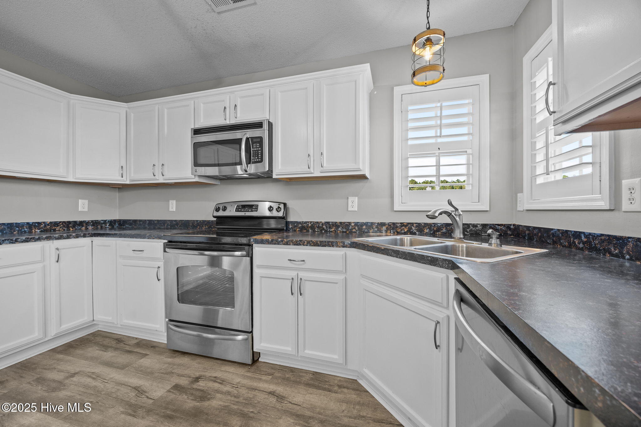 100546032 | Photo 15