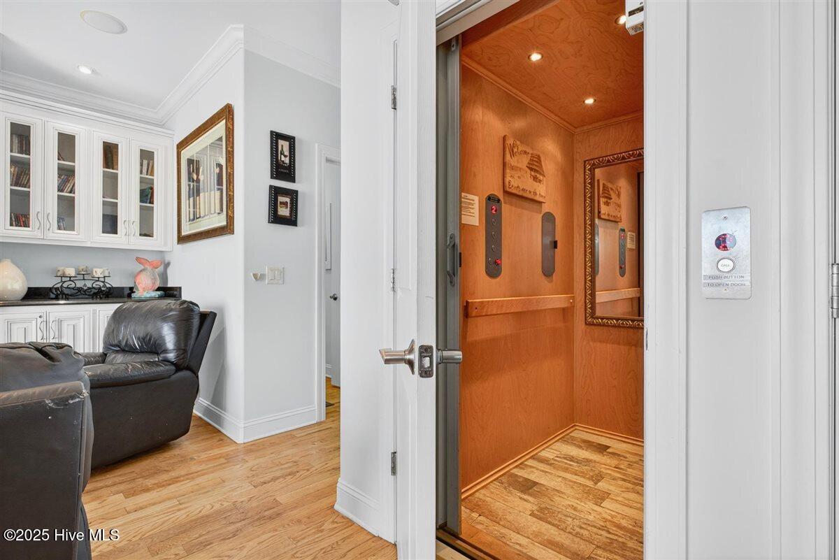 100538364 | Photo 30