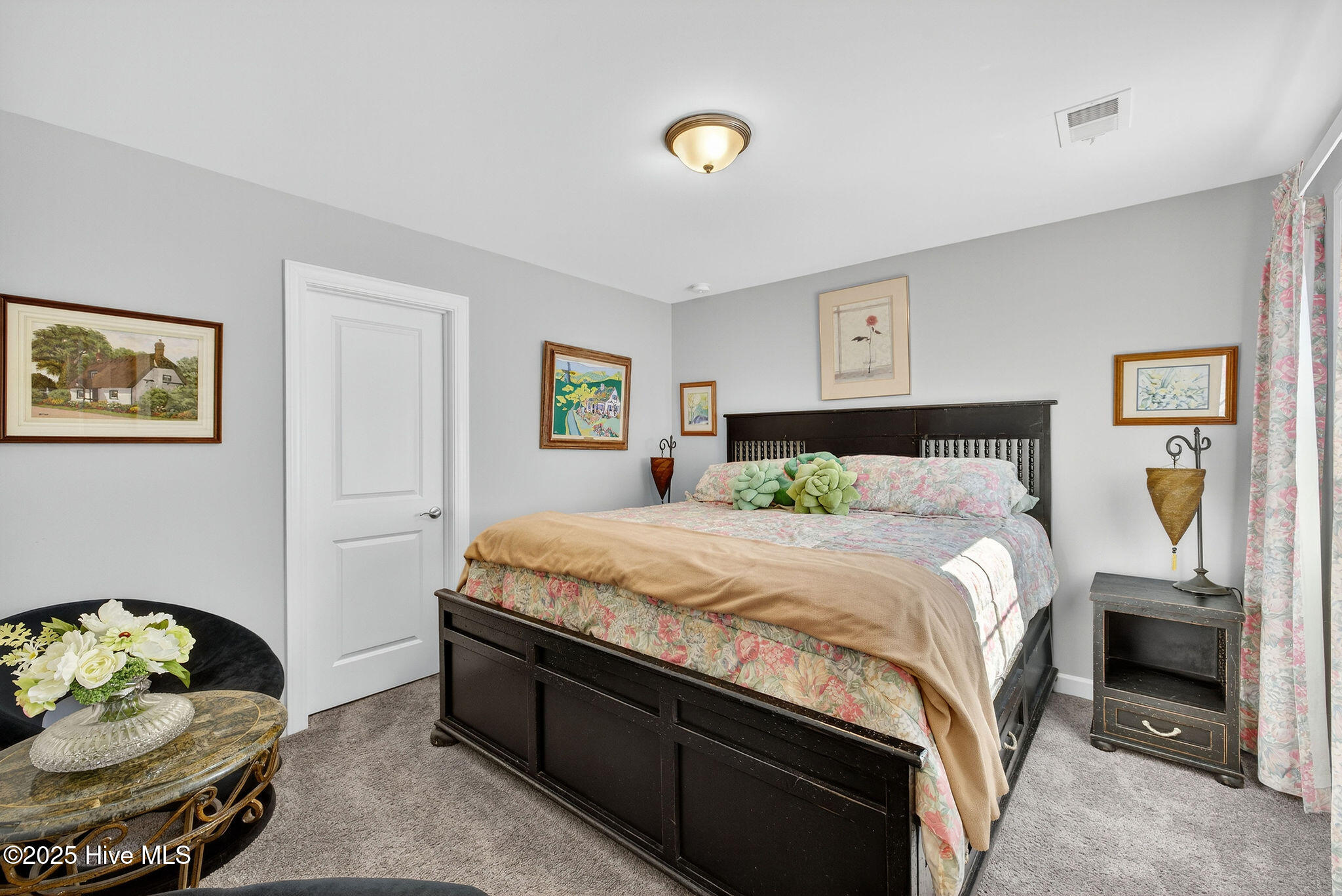 100529833 | Photo 39