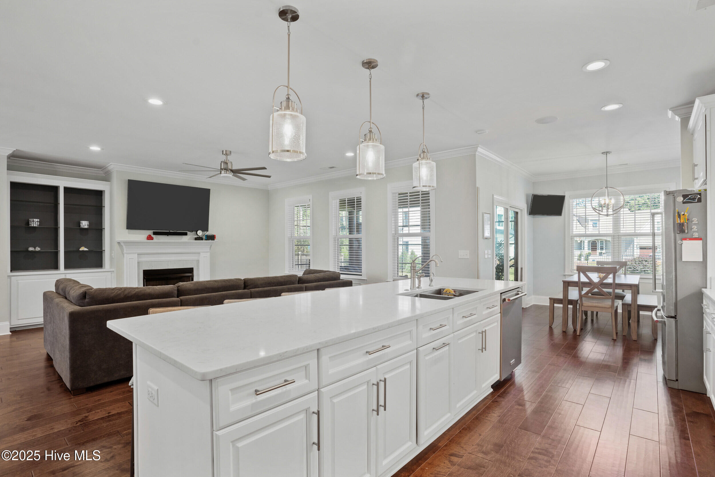 100545299 | Photo 15