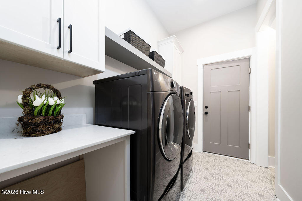 100558848 | Photo 39