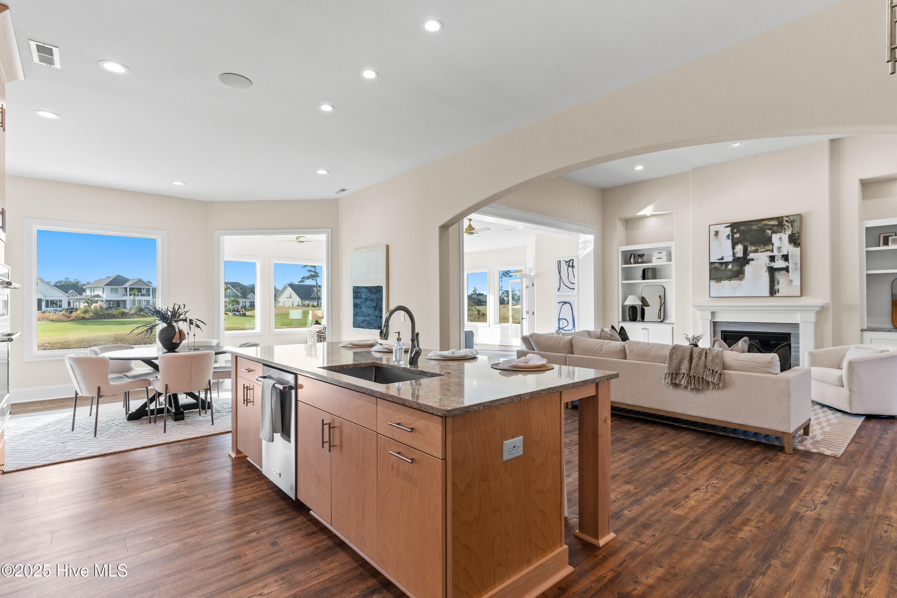 100524030 | Photo 21