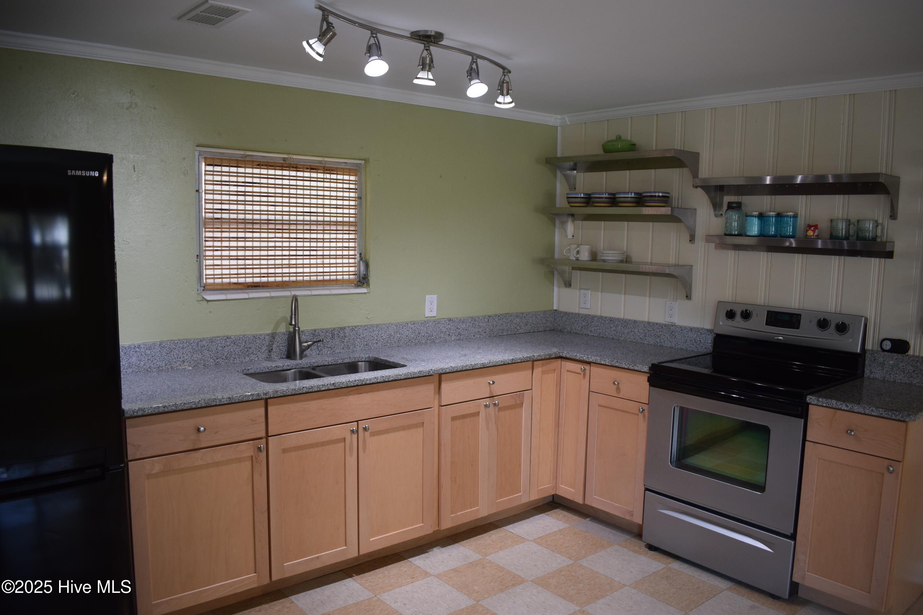 100500447 | Photo 24