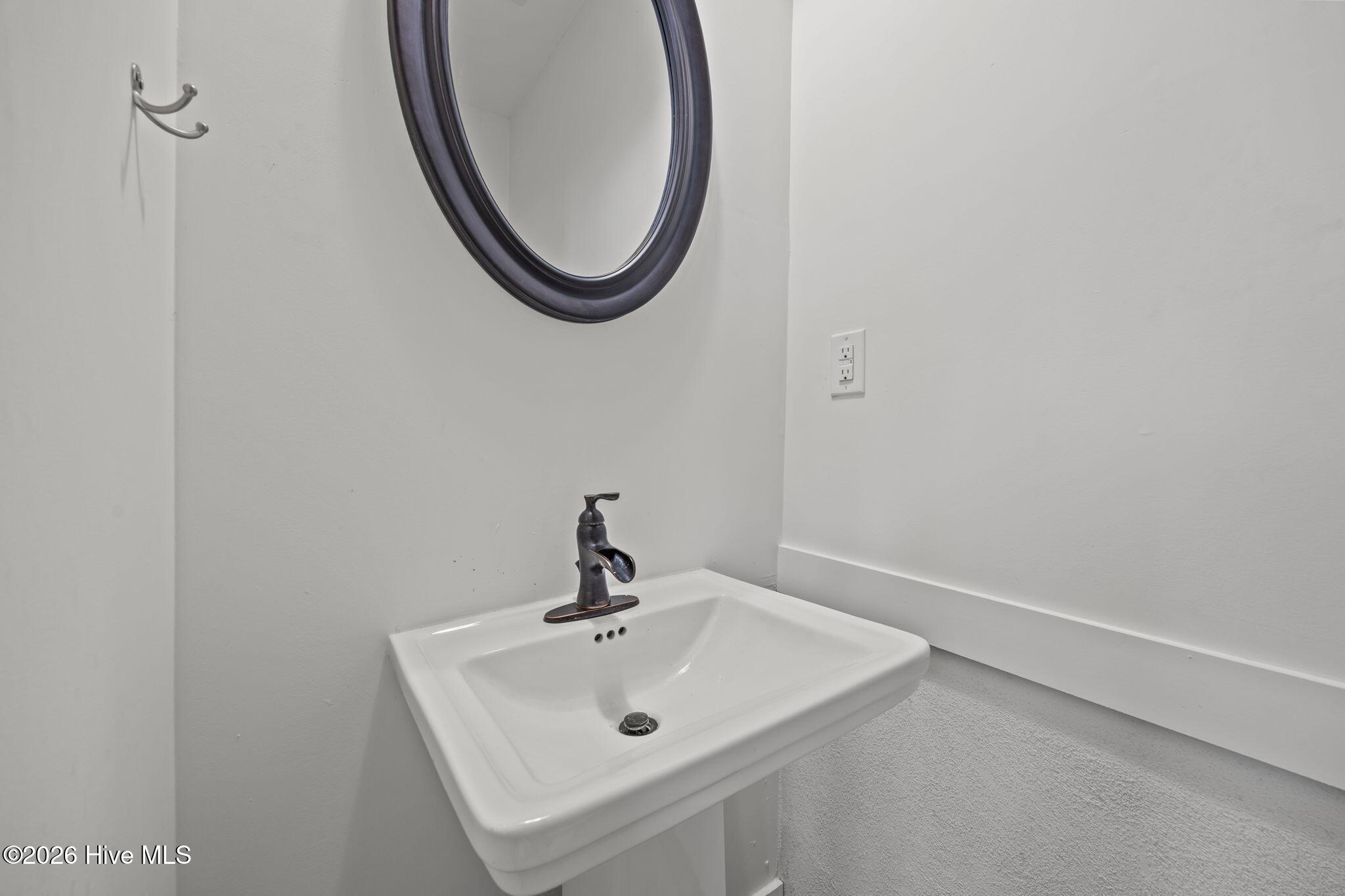 100558576 | Photo 56