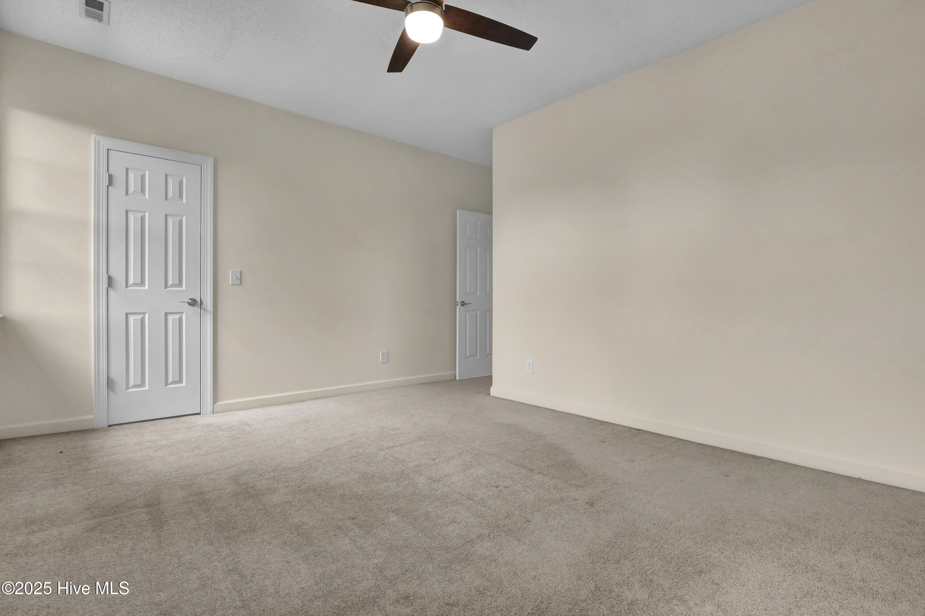 100543498 | Photo 34