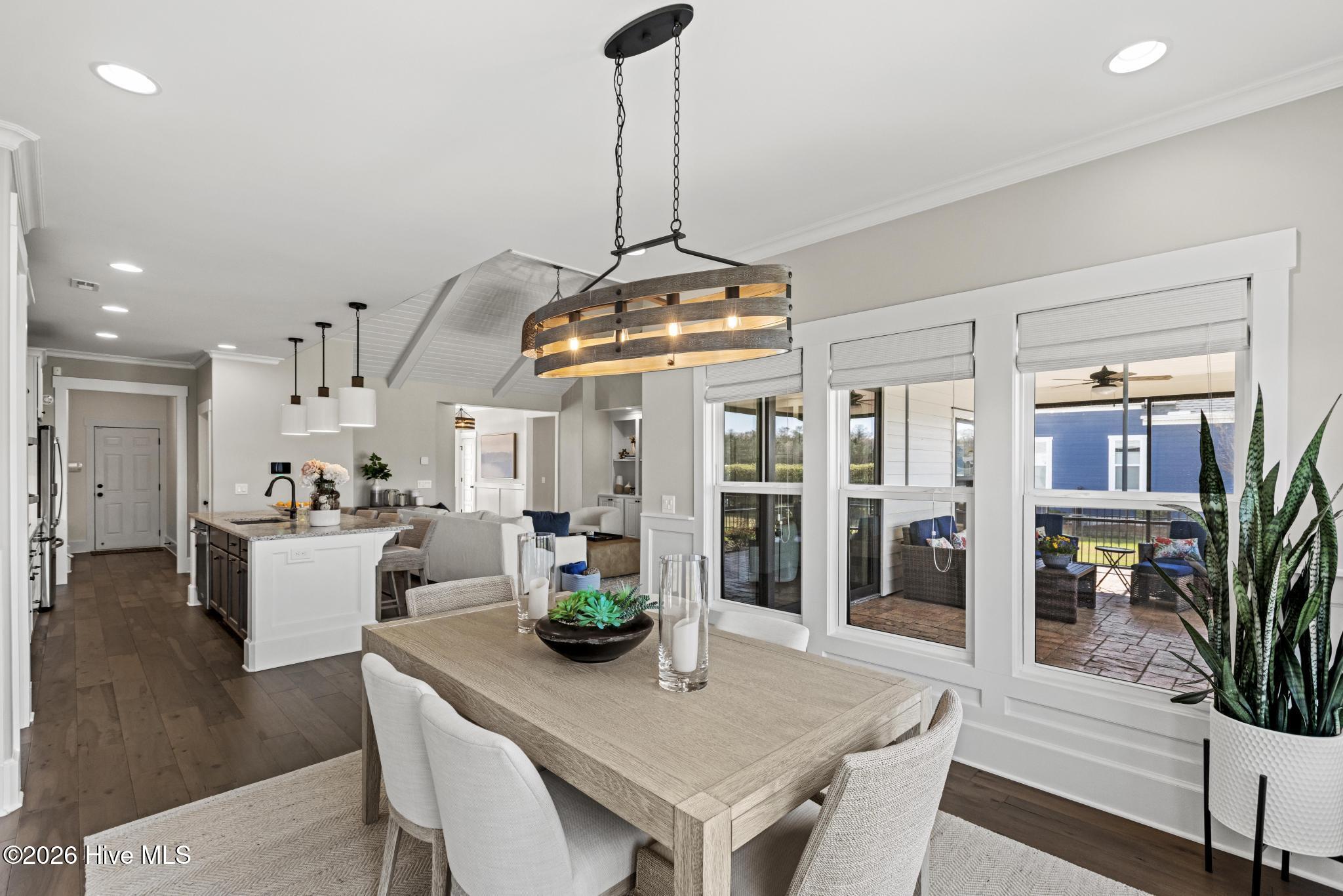 100561204 | Photo 24