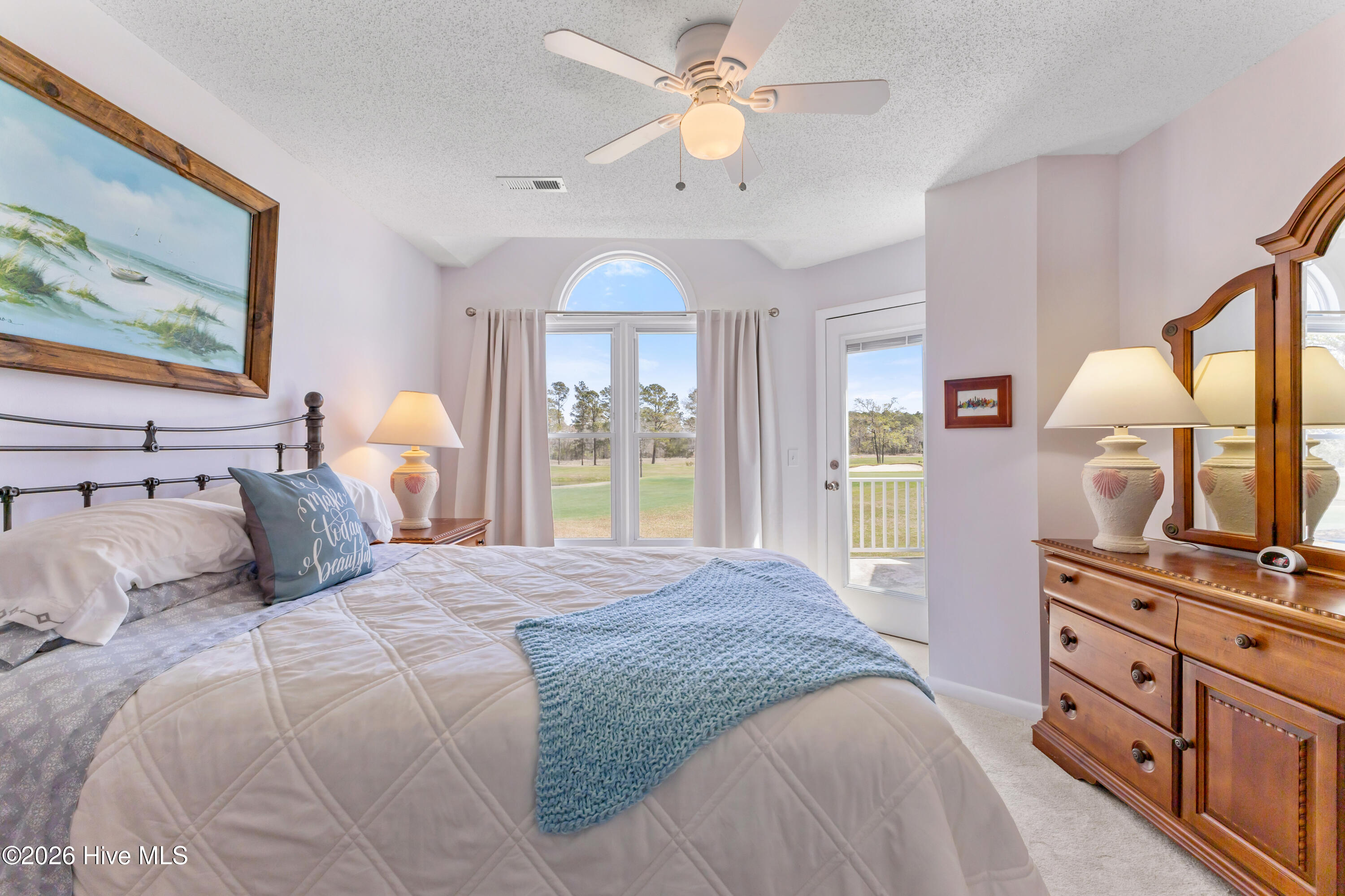 100562727 | Photo 14