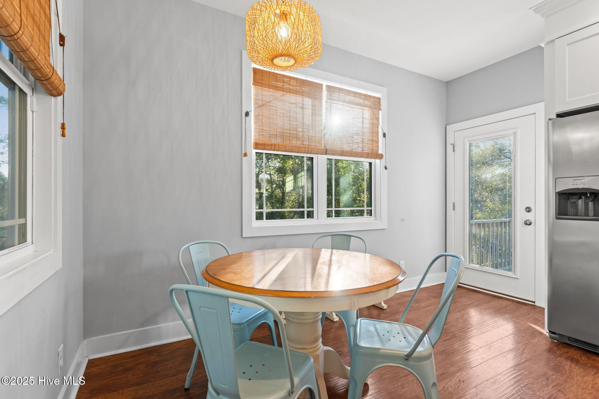 100545093 | Photo 34