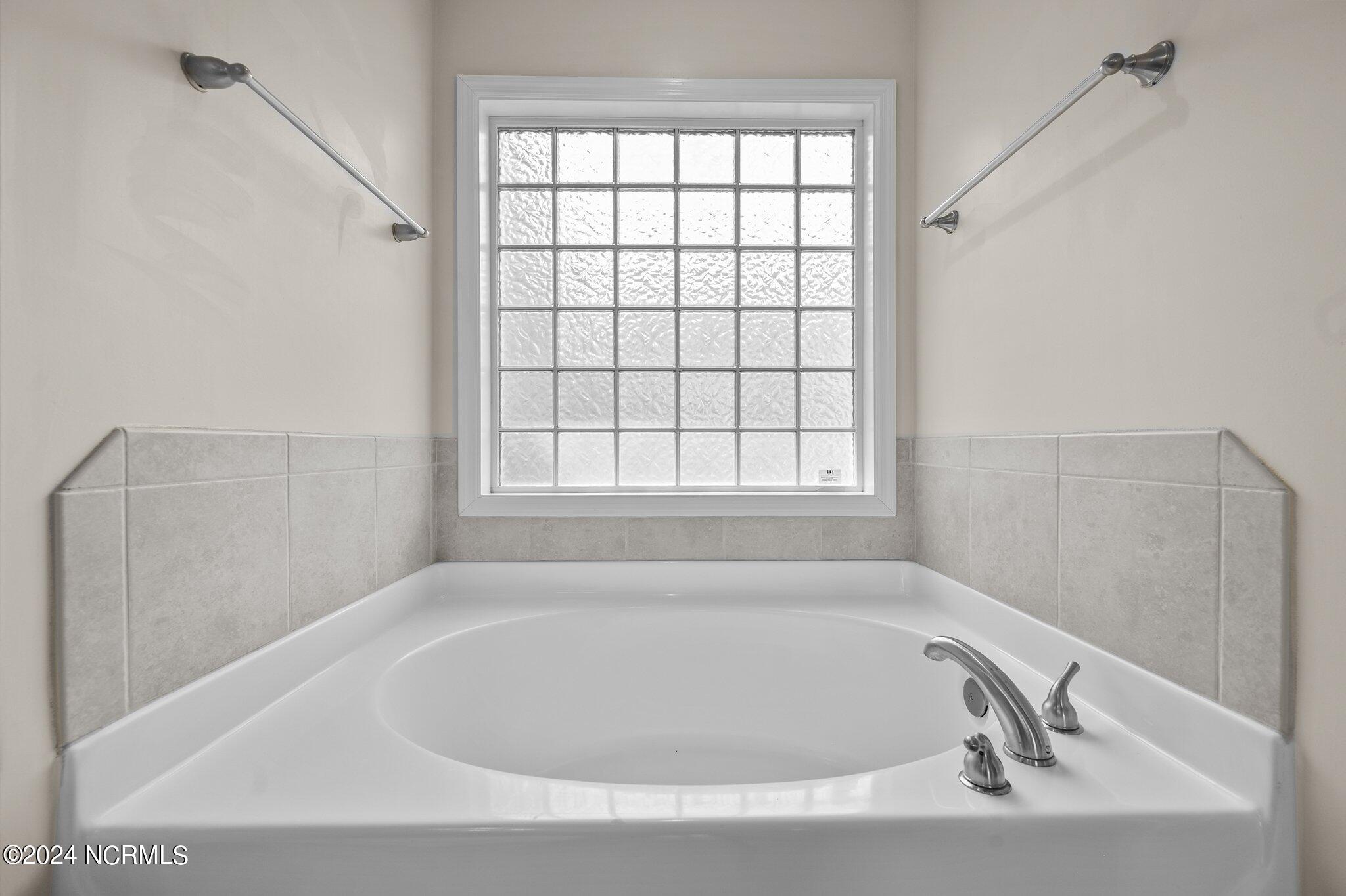 100549722 | Photo 24