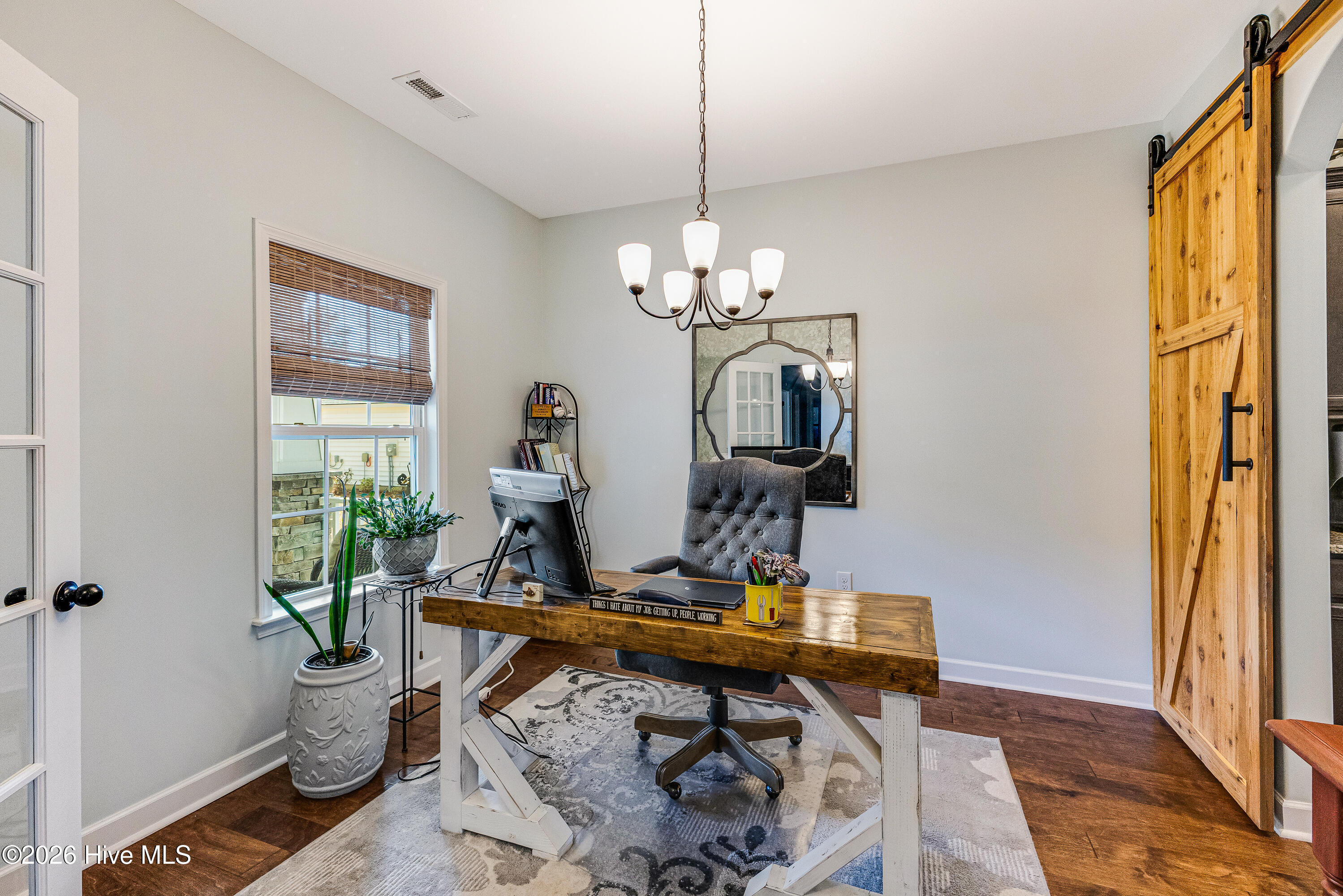 100559447 | Photo 28