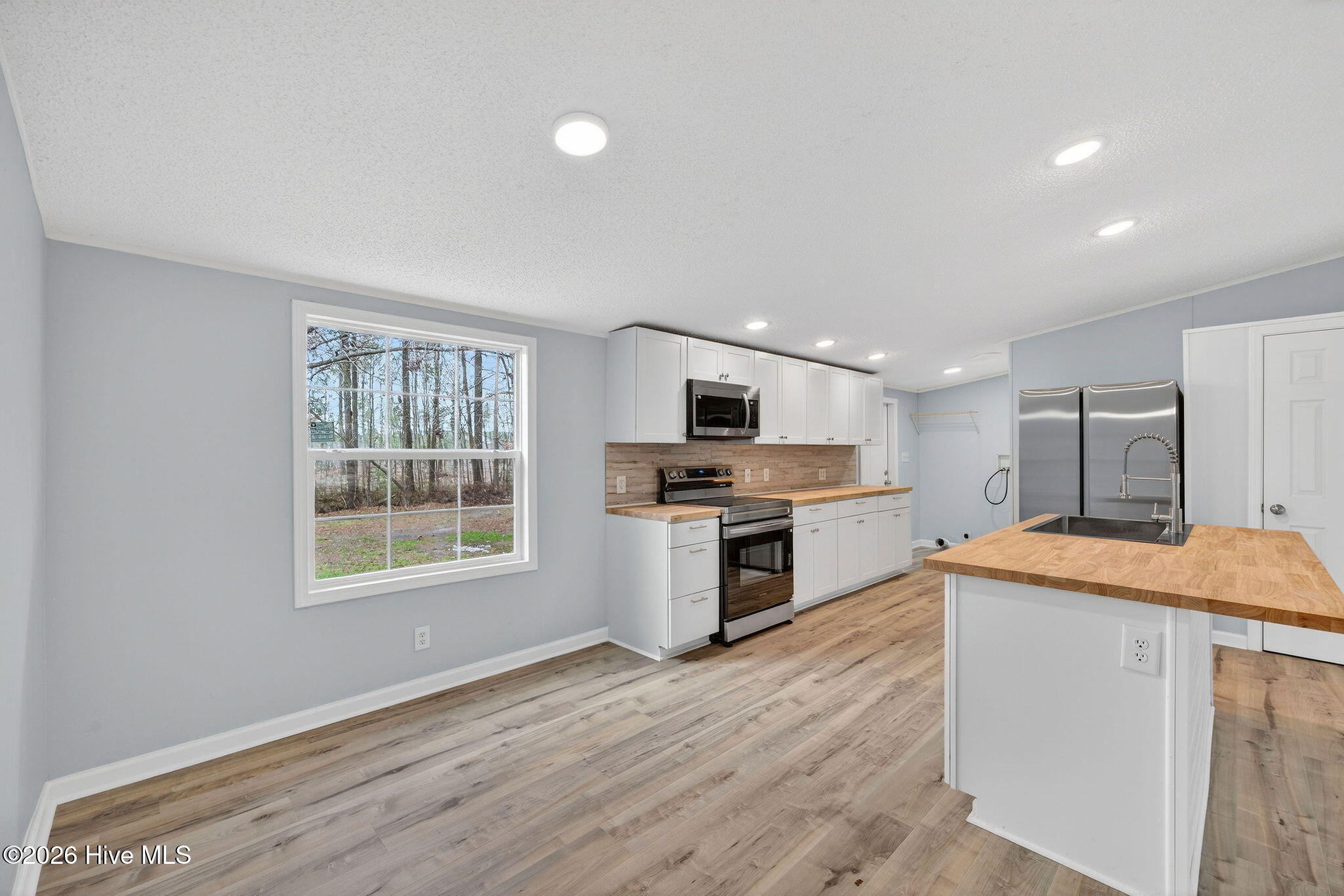 100556800 | Photo 12