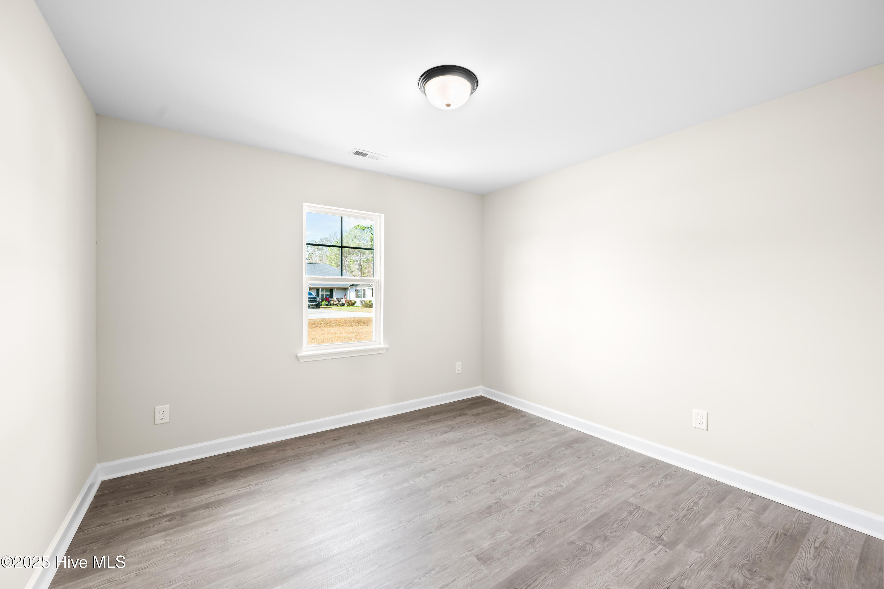 100544076 | Photo 27