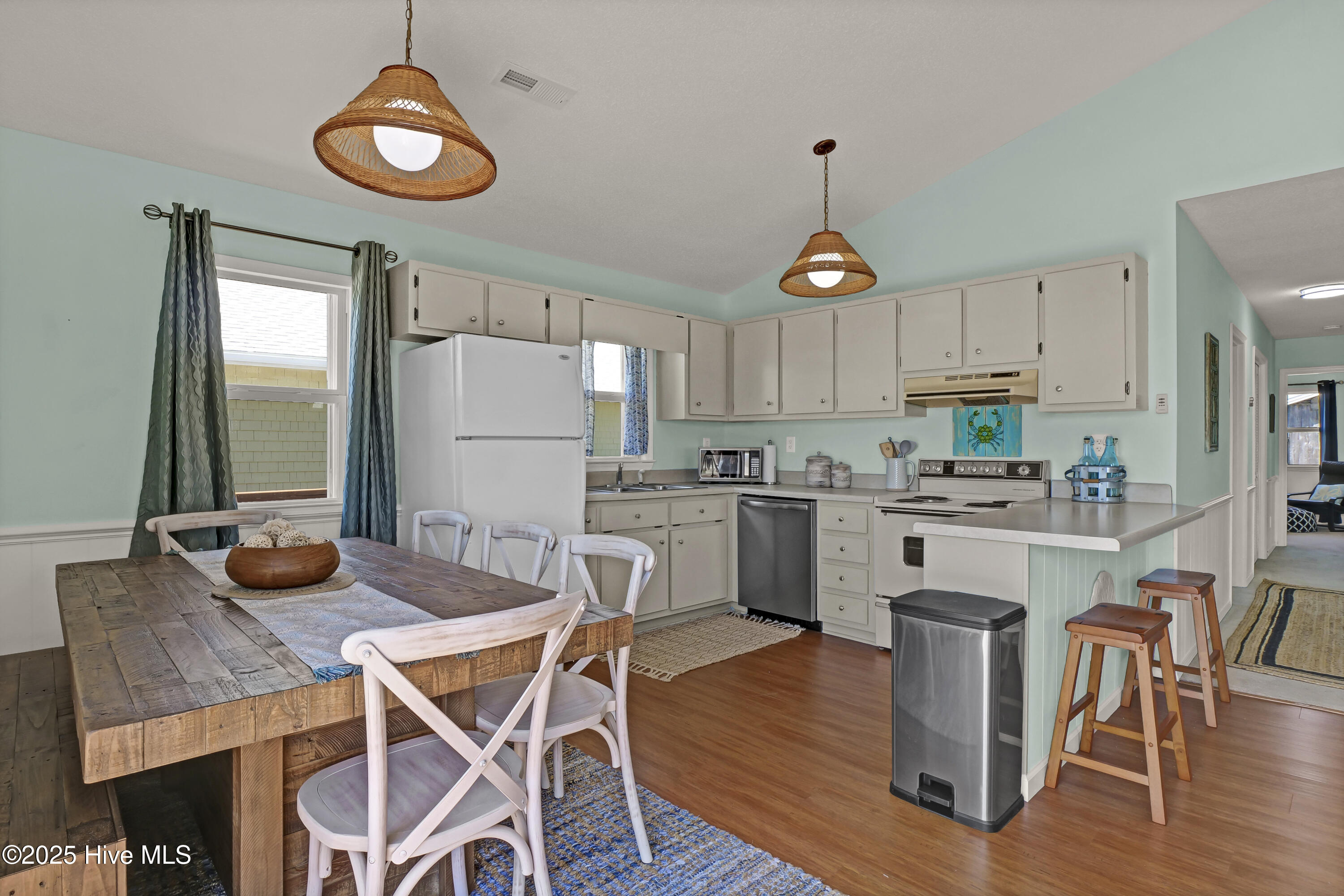 100524197 | Photo 25