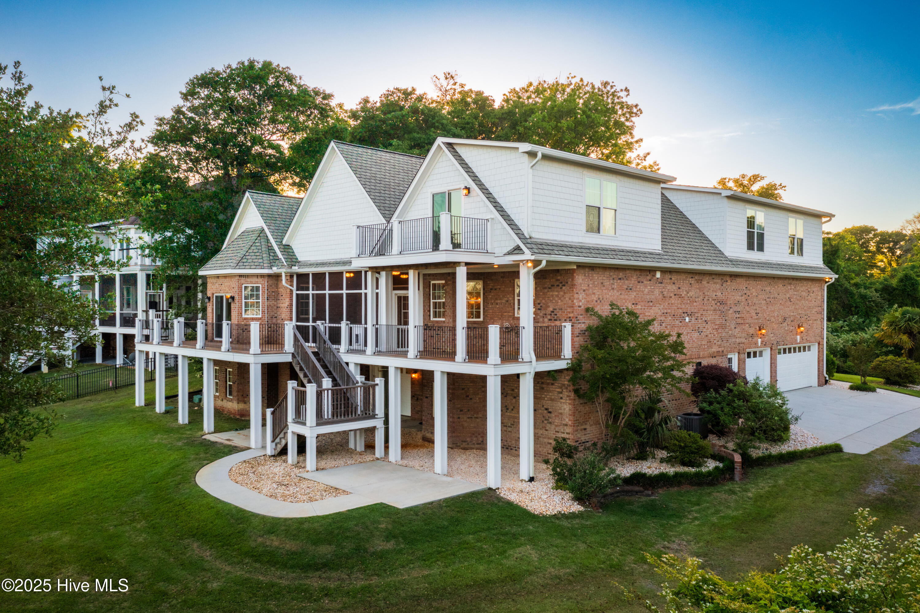 100506223 | Photo 48