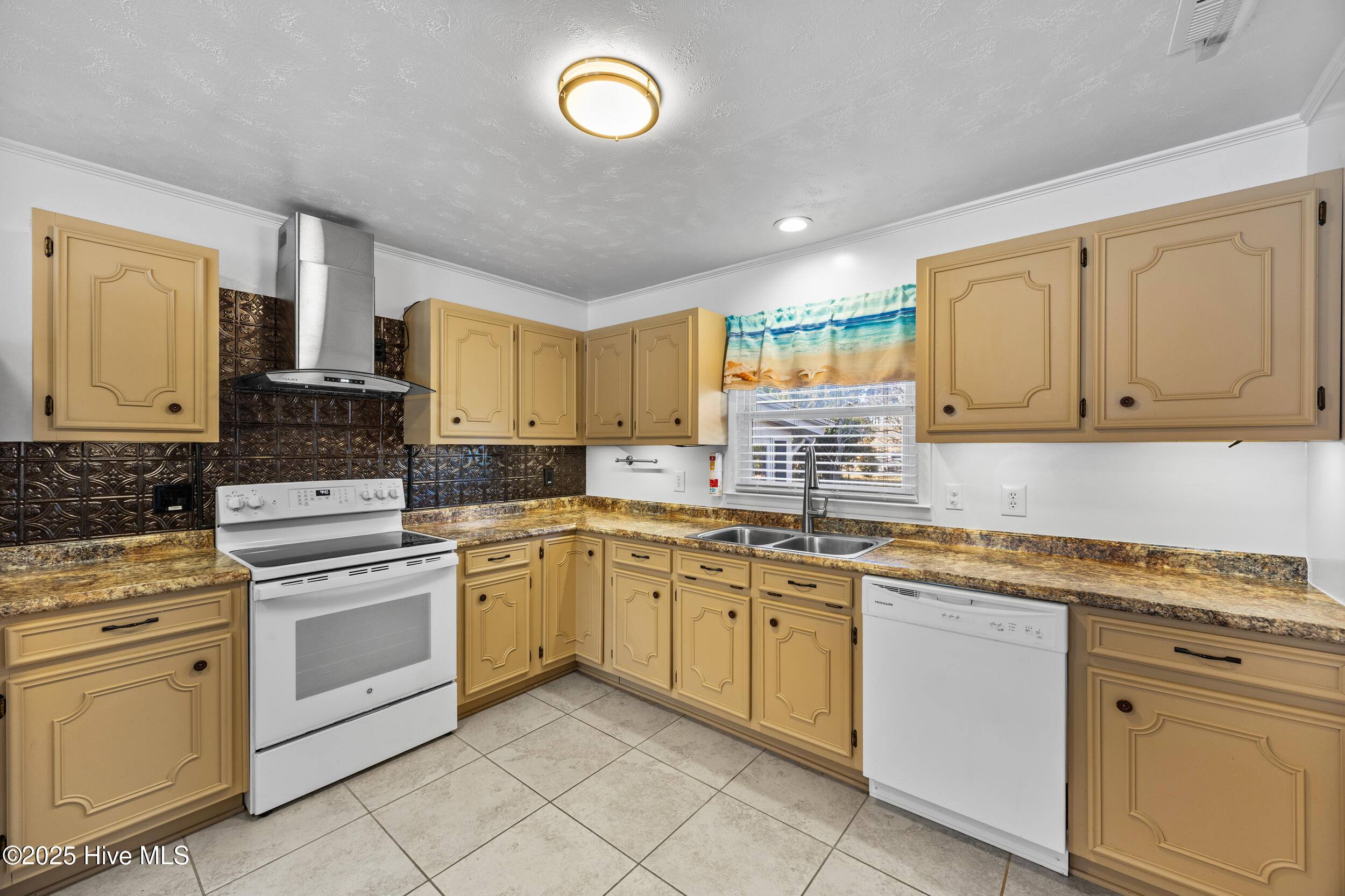 100546474 | Photo 17