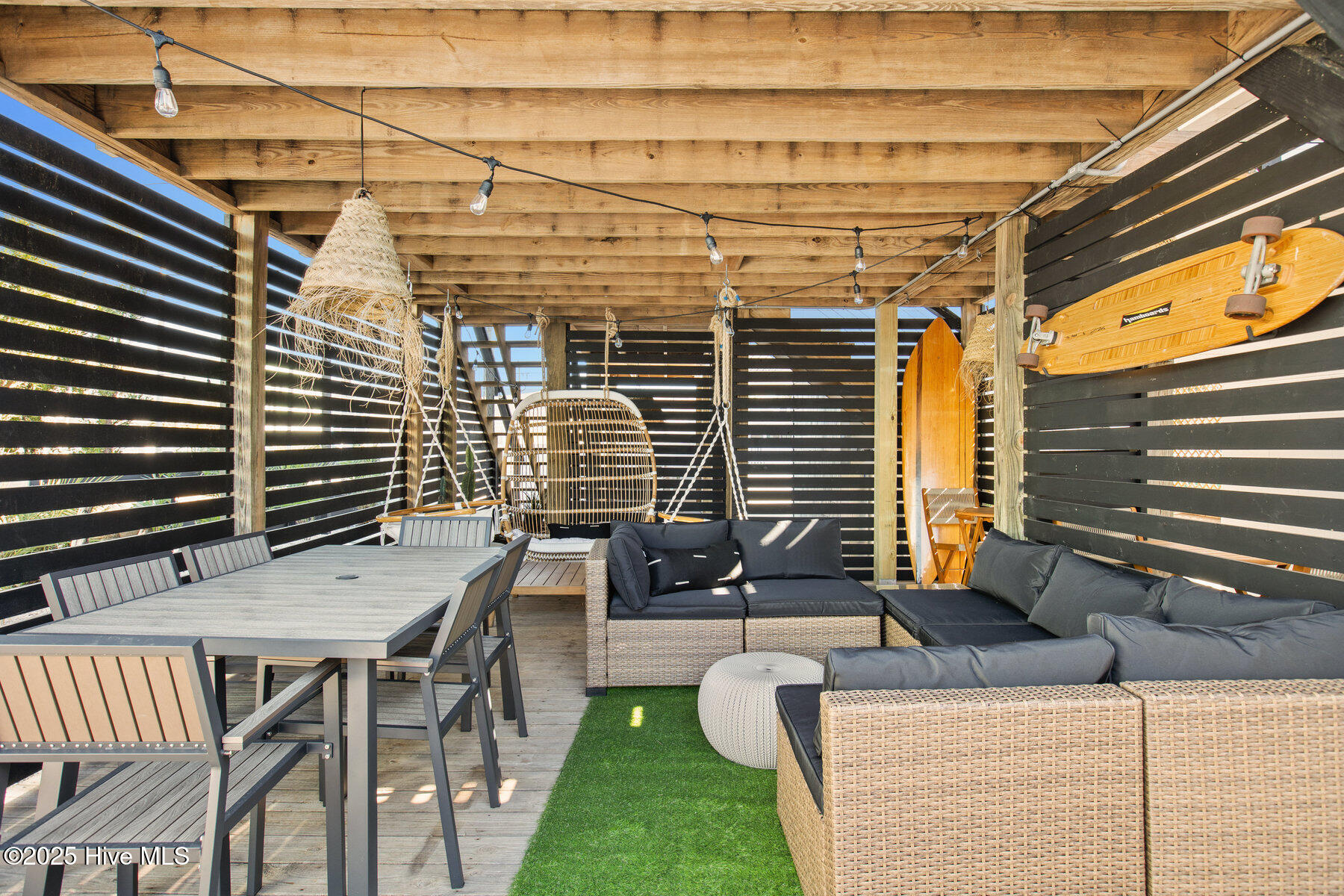 100540580 | Photo 44