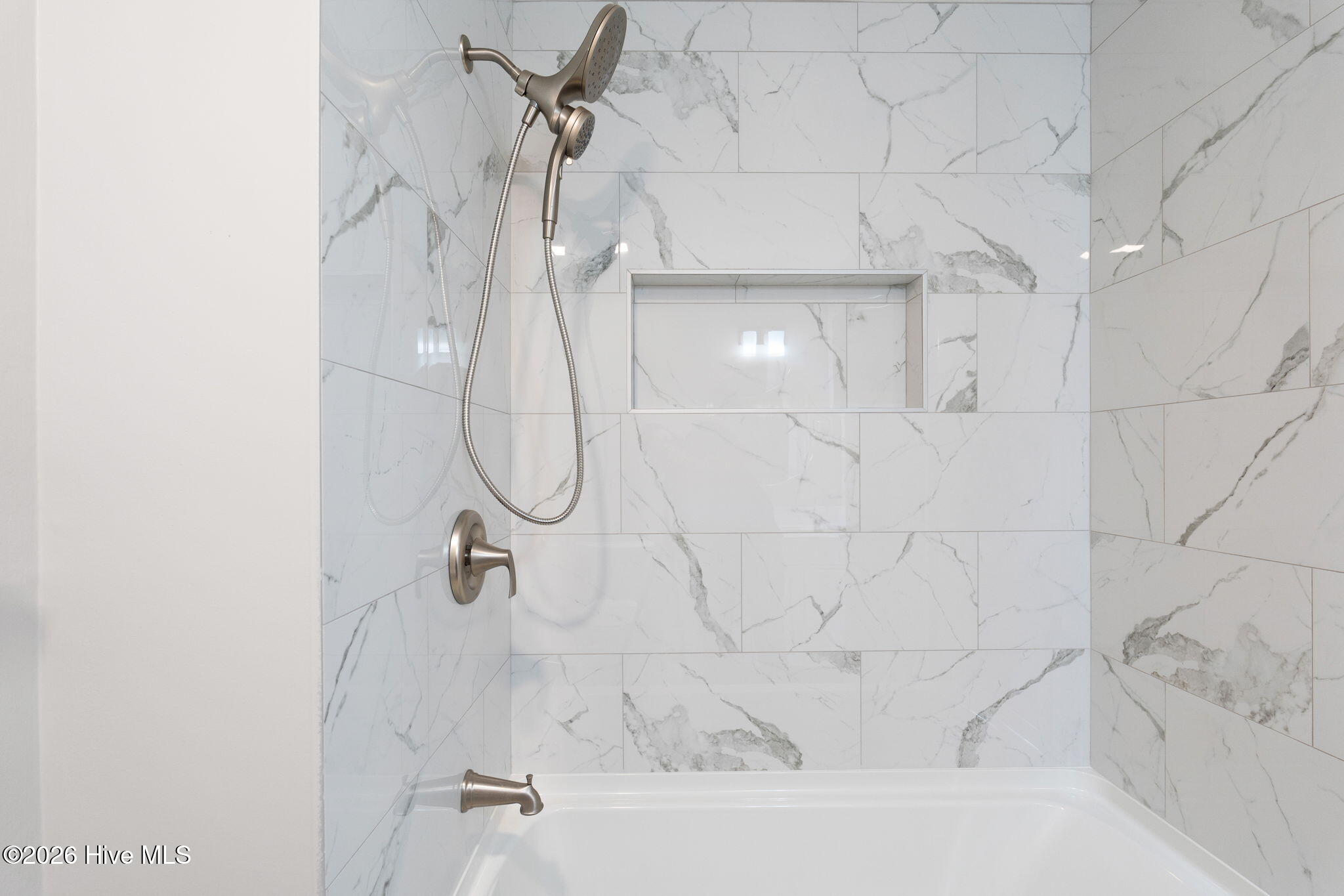 100562067 | Photo 17