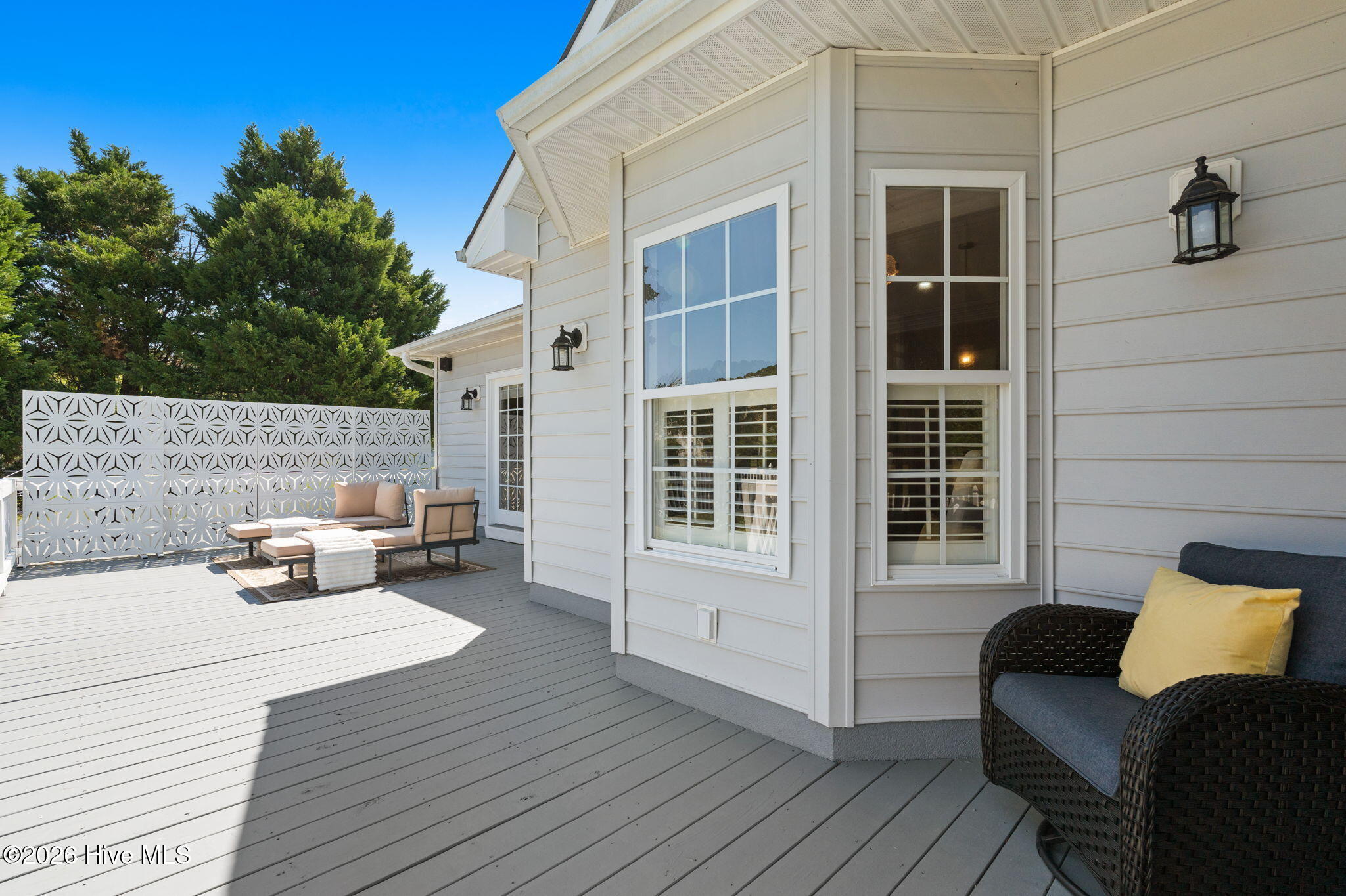 100567256 | Photo 52