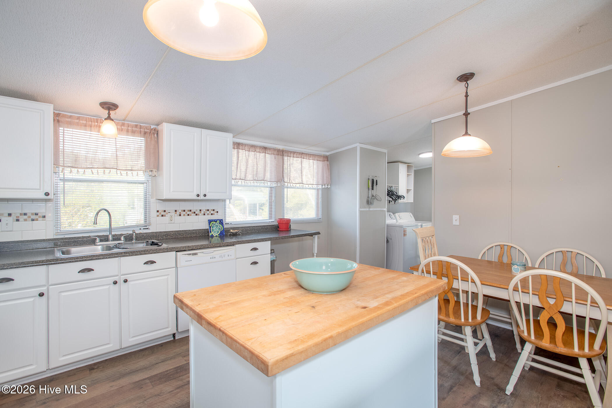 290 Broad Creek Loop Road,Newport