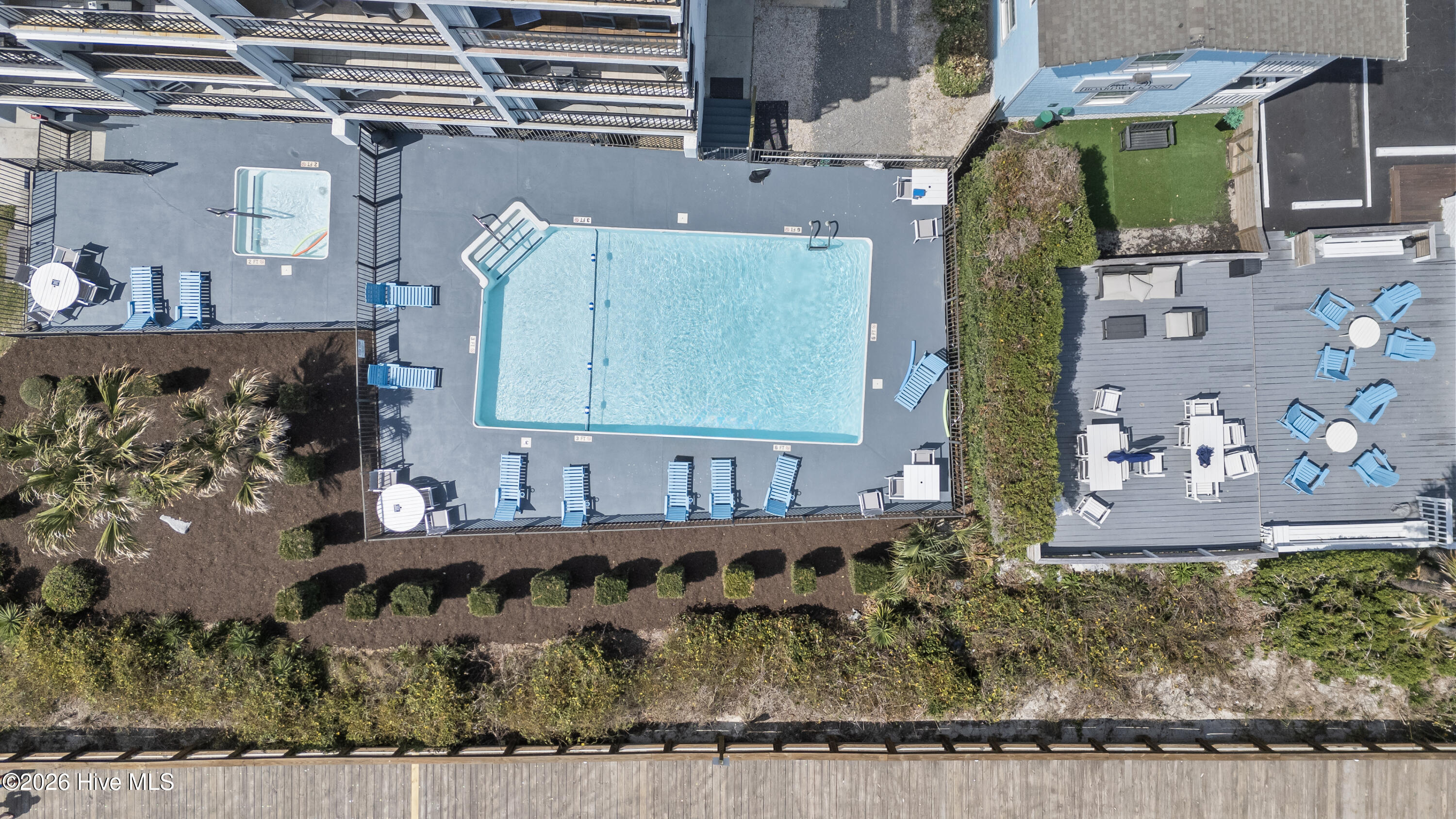 100564561 | Photo 40