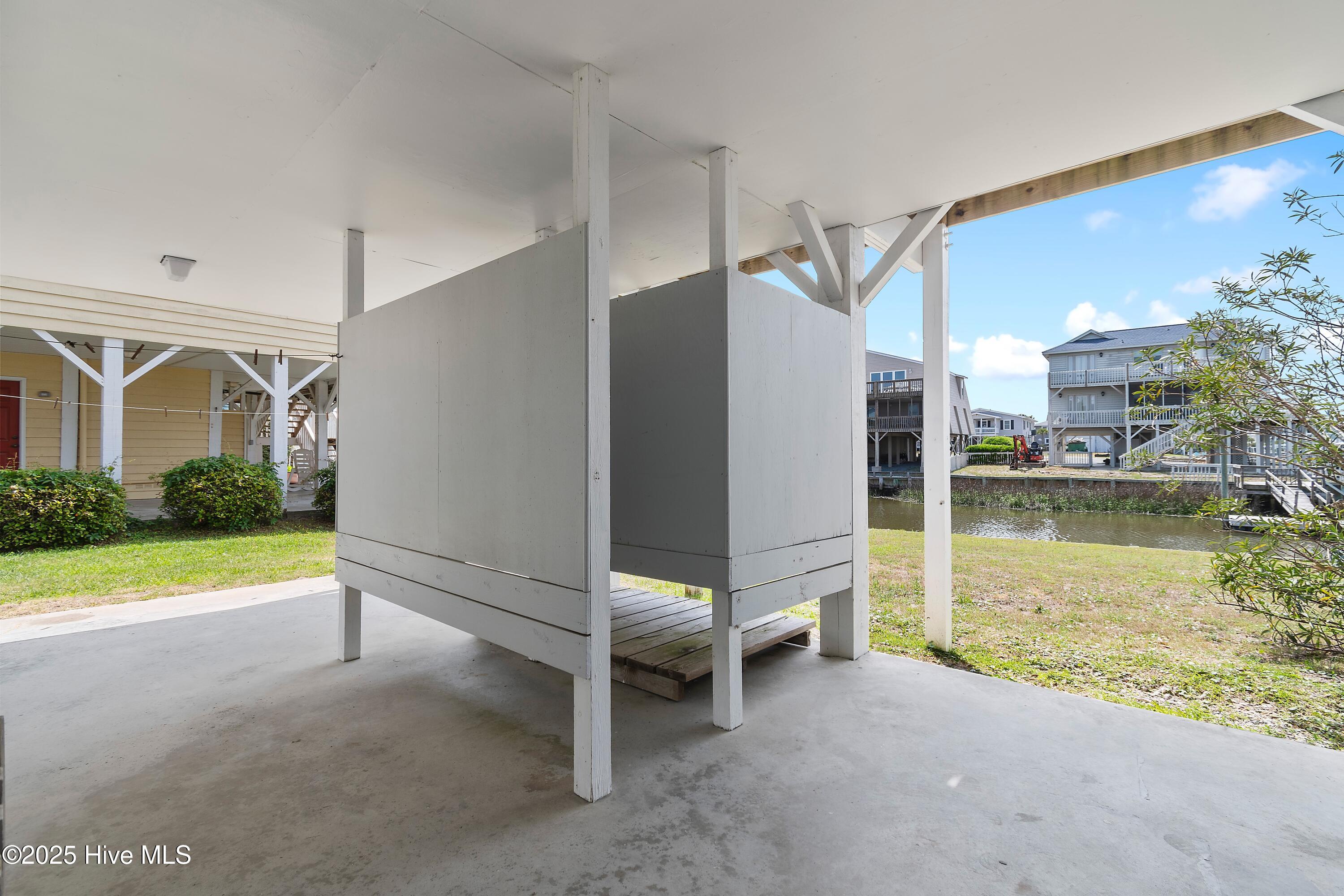 100503570 | Photo 44