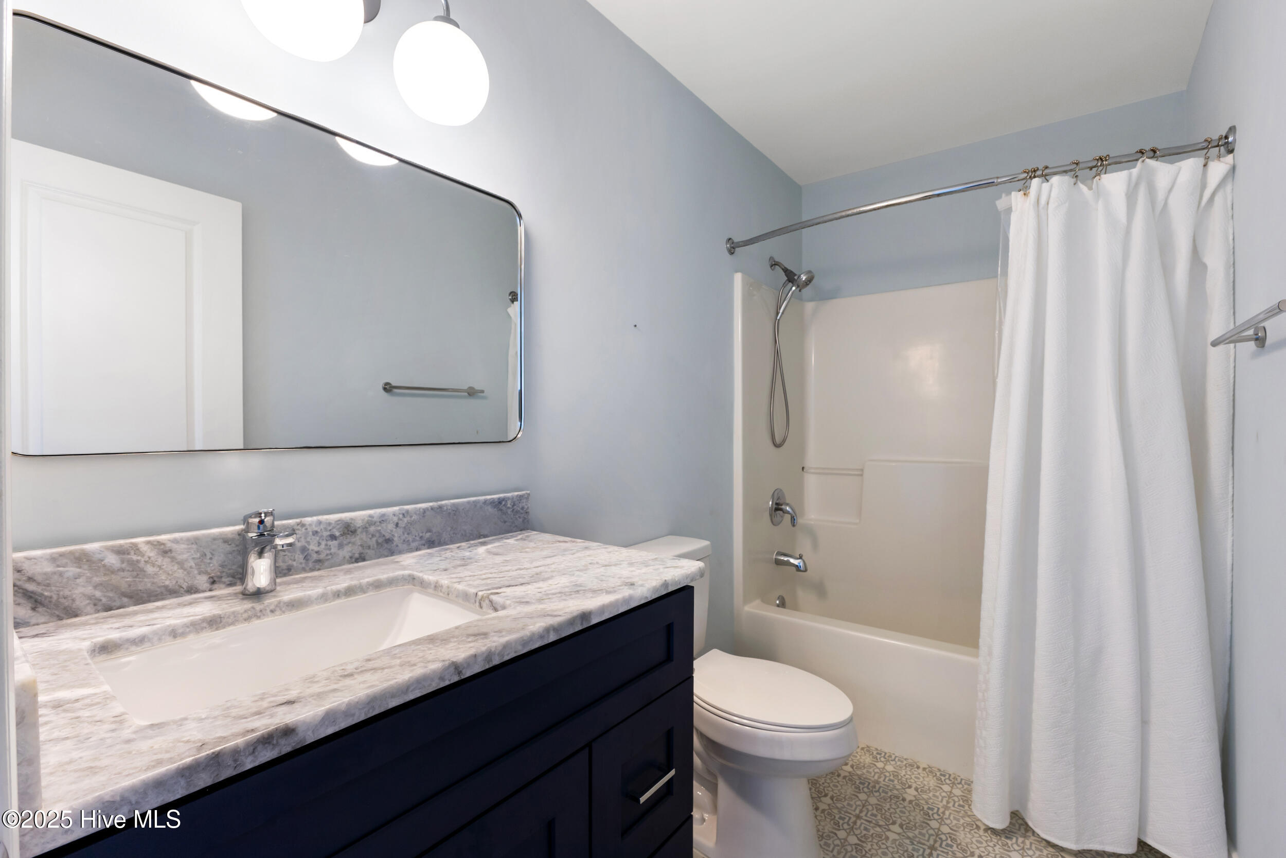 100520349 | Photo 16