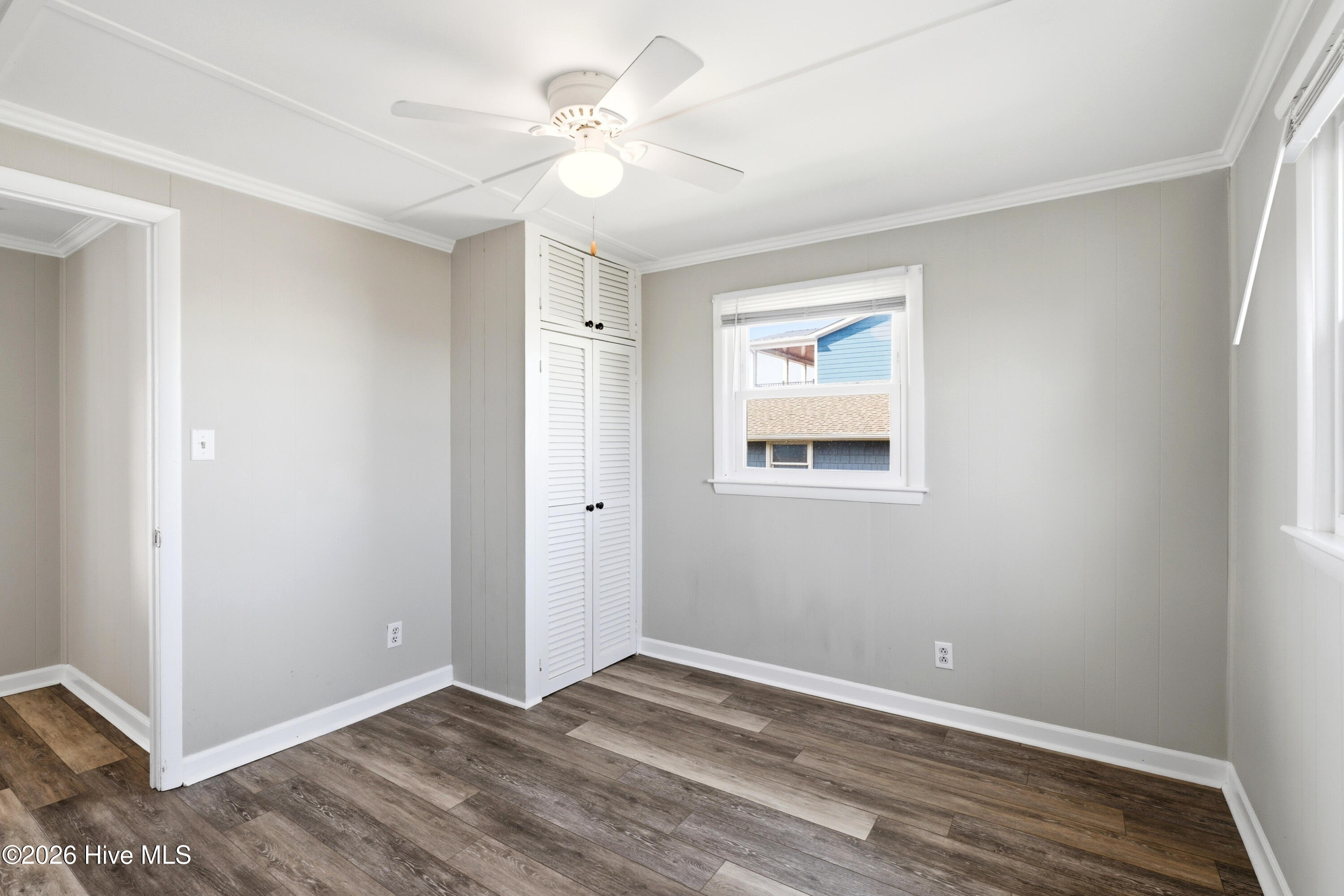 100557870 | Photo 36