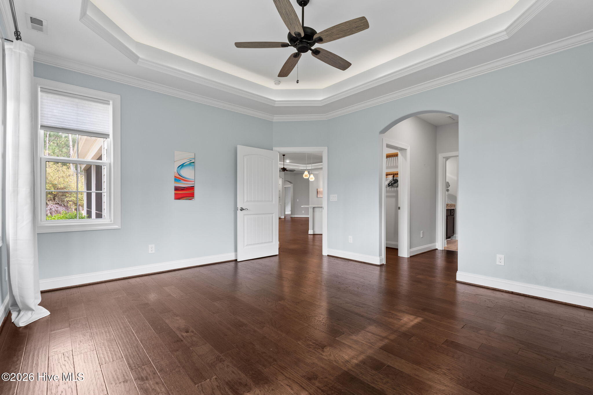 100566605 | Photo 25