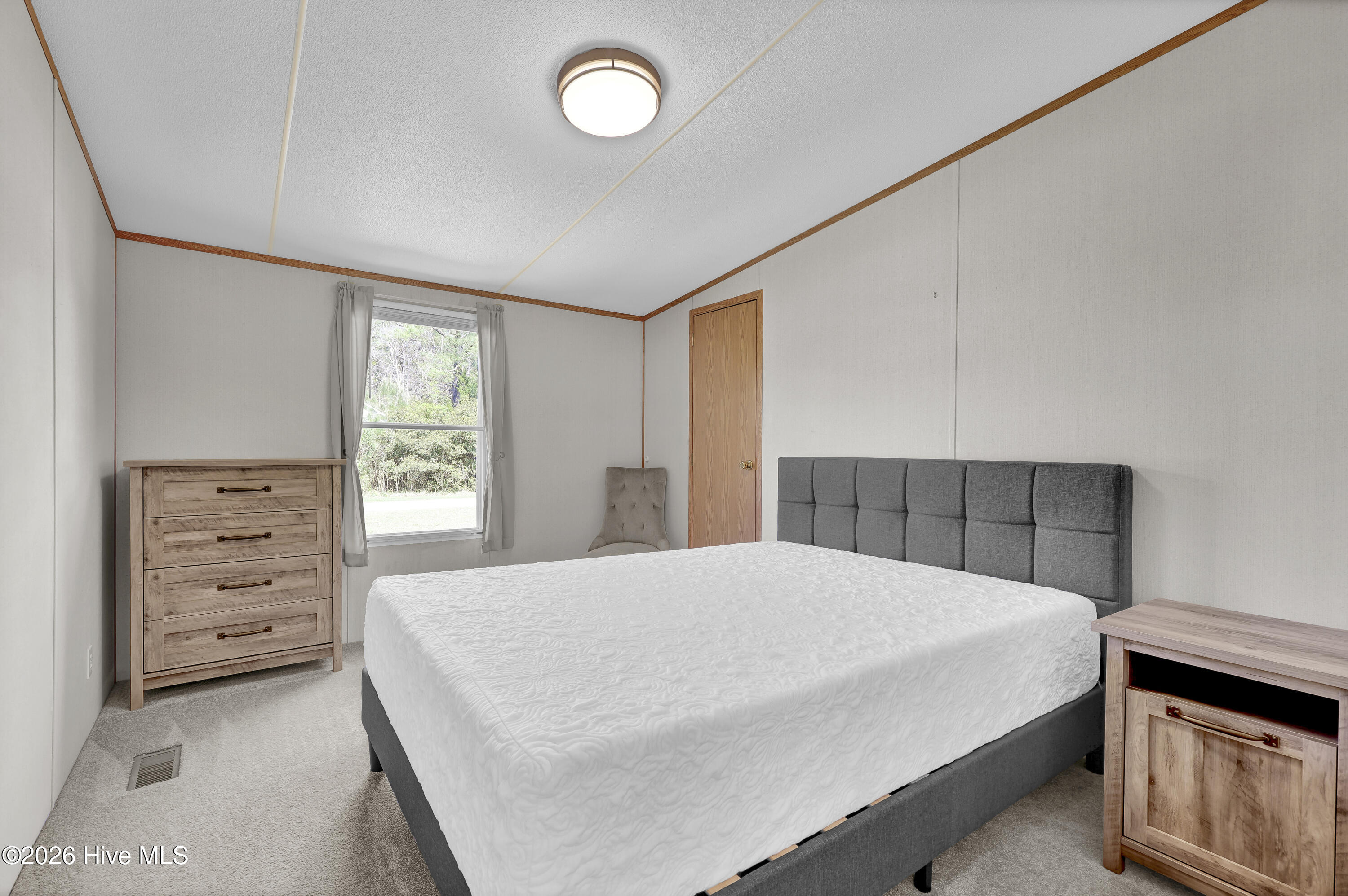 100564318 | Photo 27