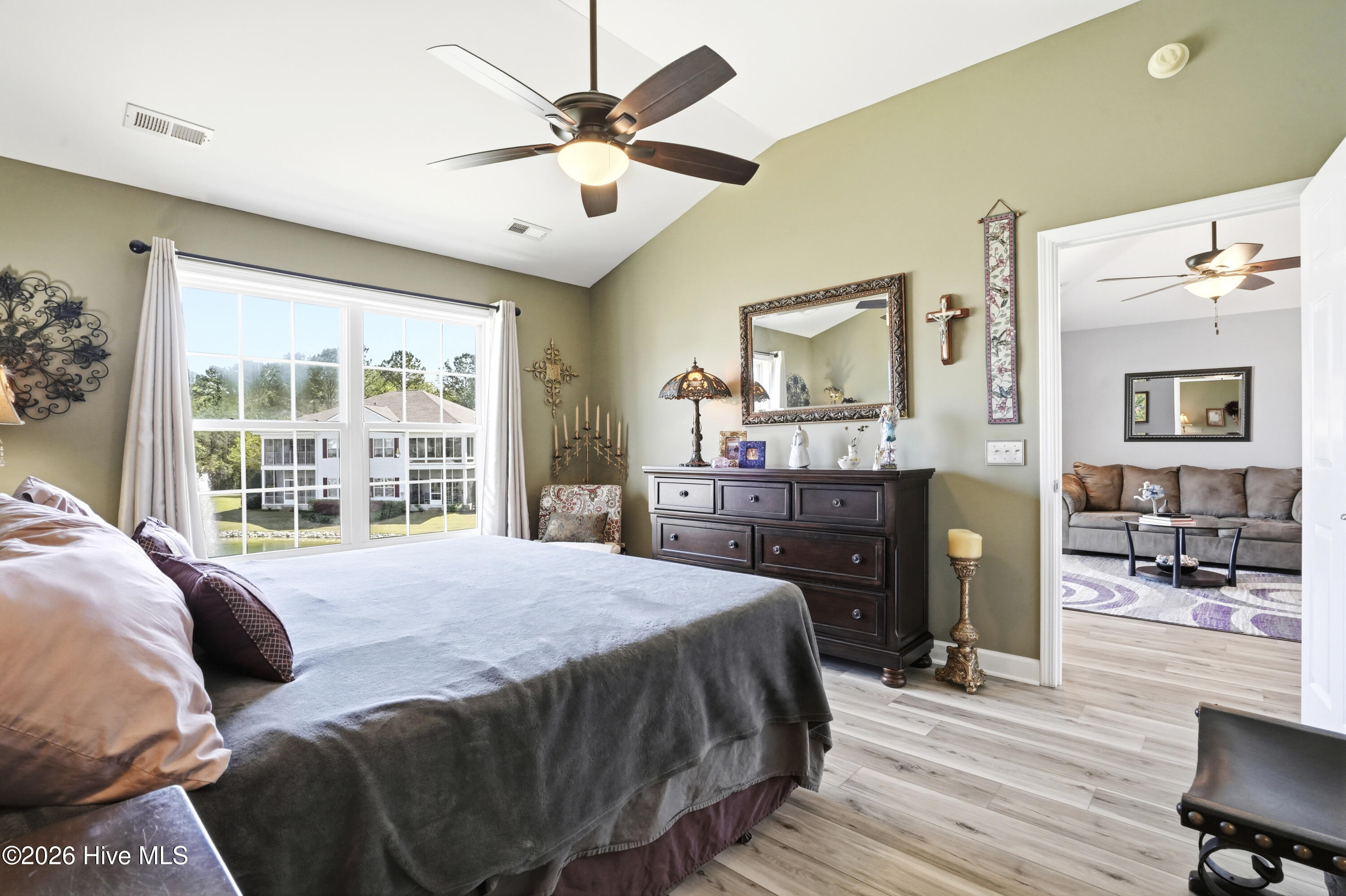 100564419 | Photo 22