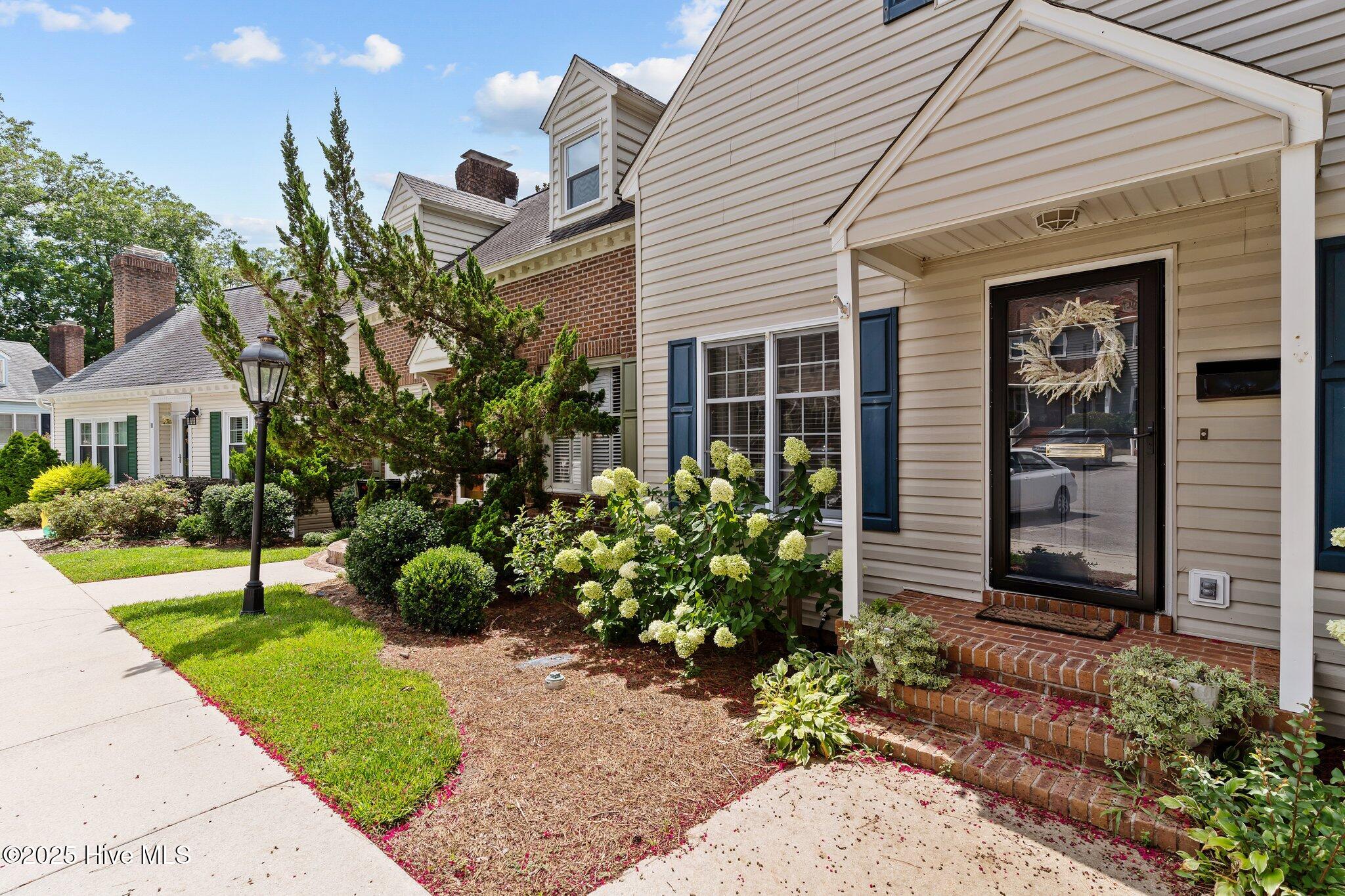 15 Saint Marys Place, Wilmington, NC 28403 – photo 5: 33-web-or-mls-BTS05739