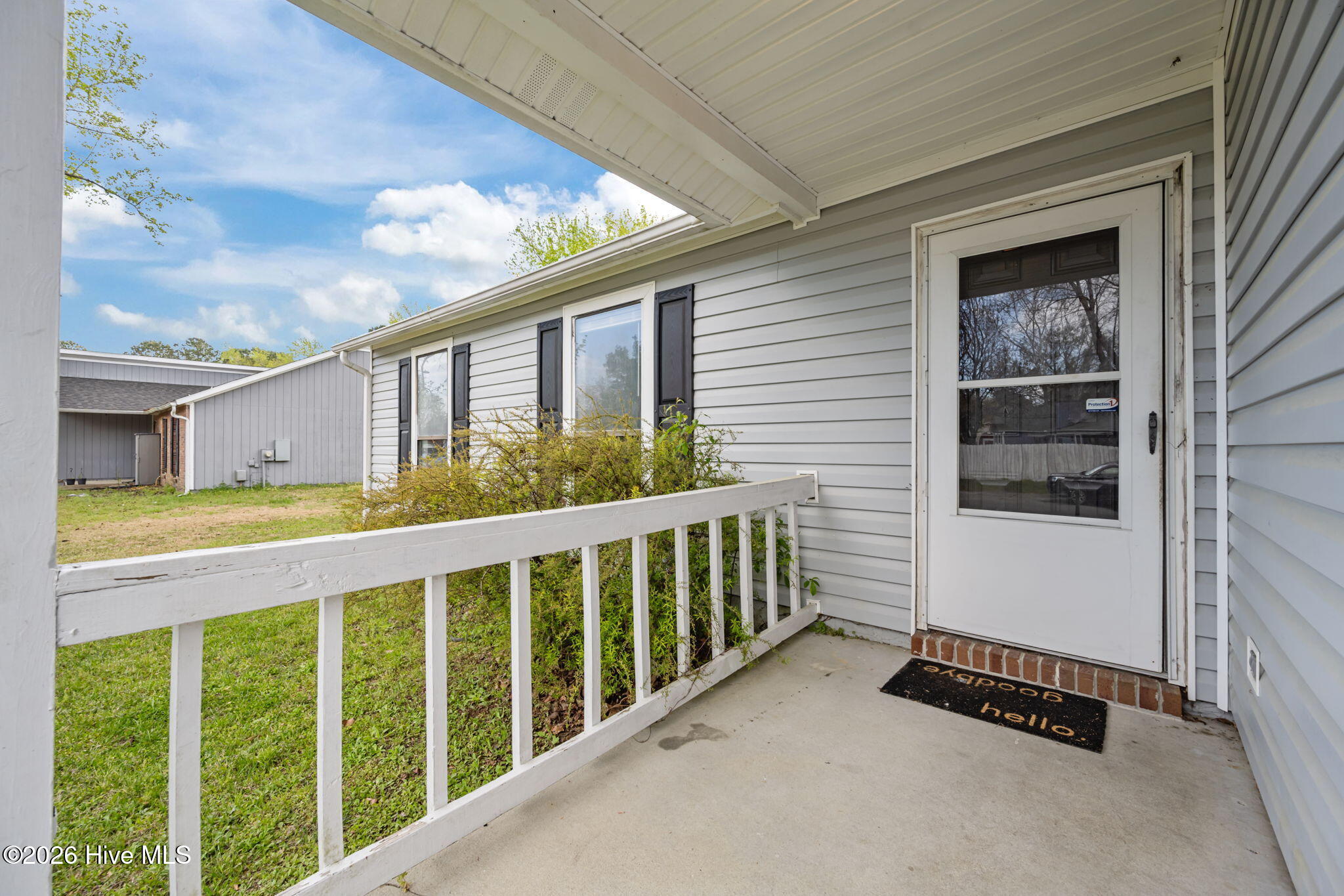 100563828 | Photo 23